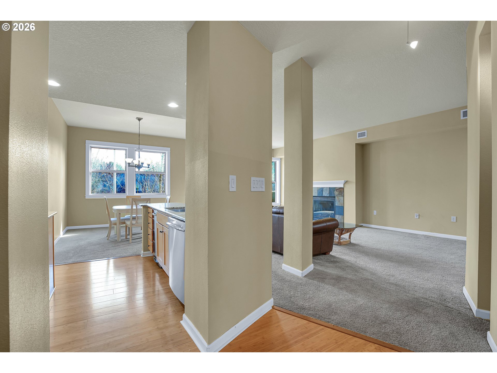 Photo #7: 724186380 Listing: Photo #7