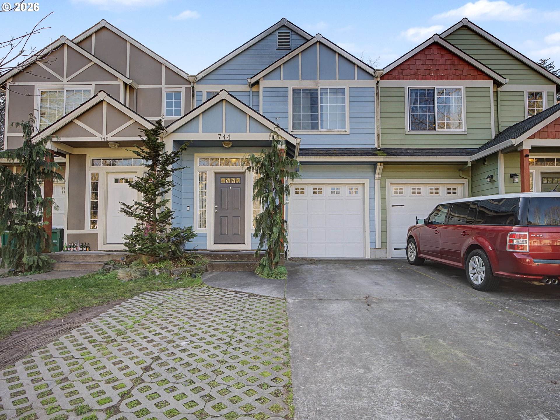 744 E HISTORIC COLUMBIA RI HWY, Troutdale OR 97060