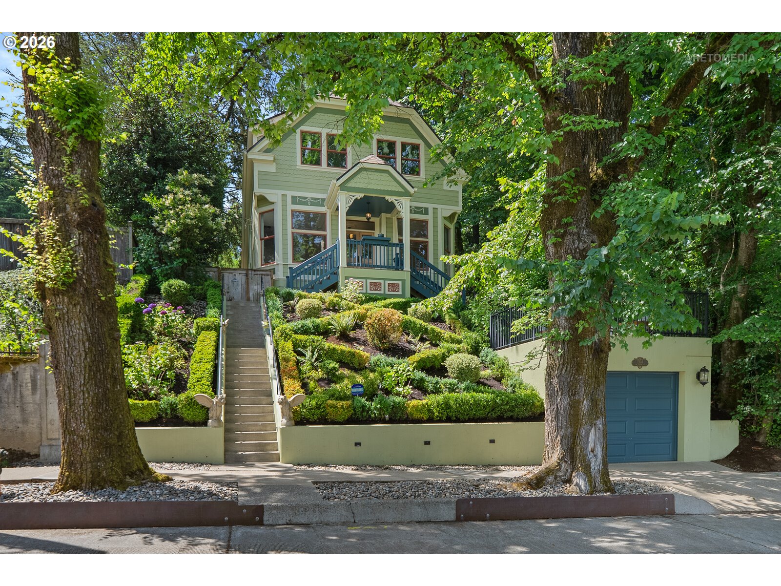 Photo of 2104 SW SPRING ST Portland OR 97201