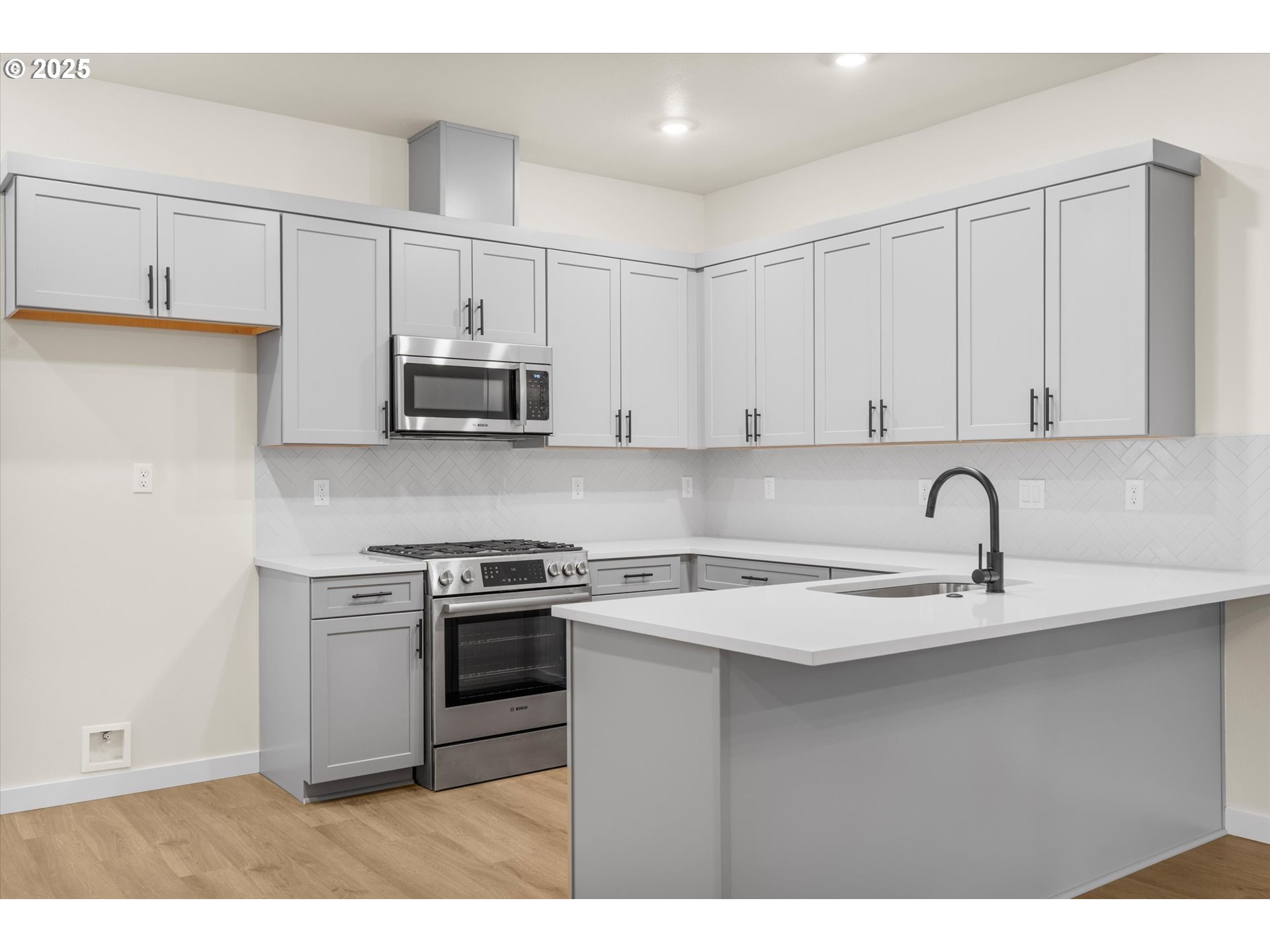 Photo #11: 724349510 Listing: Photo #11