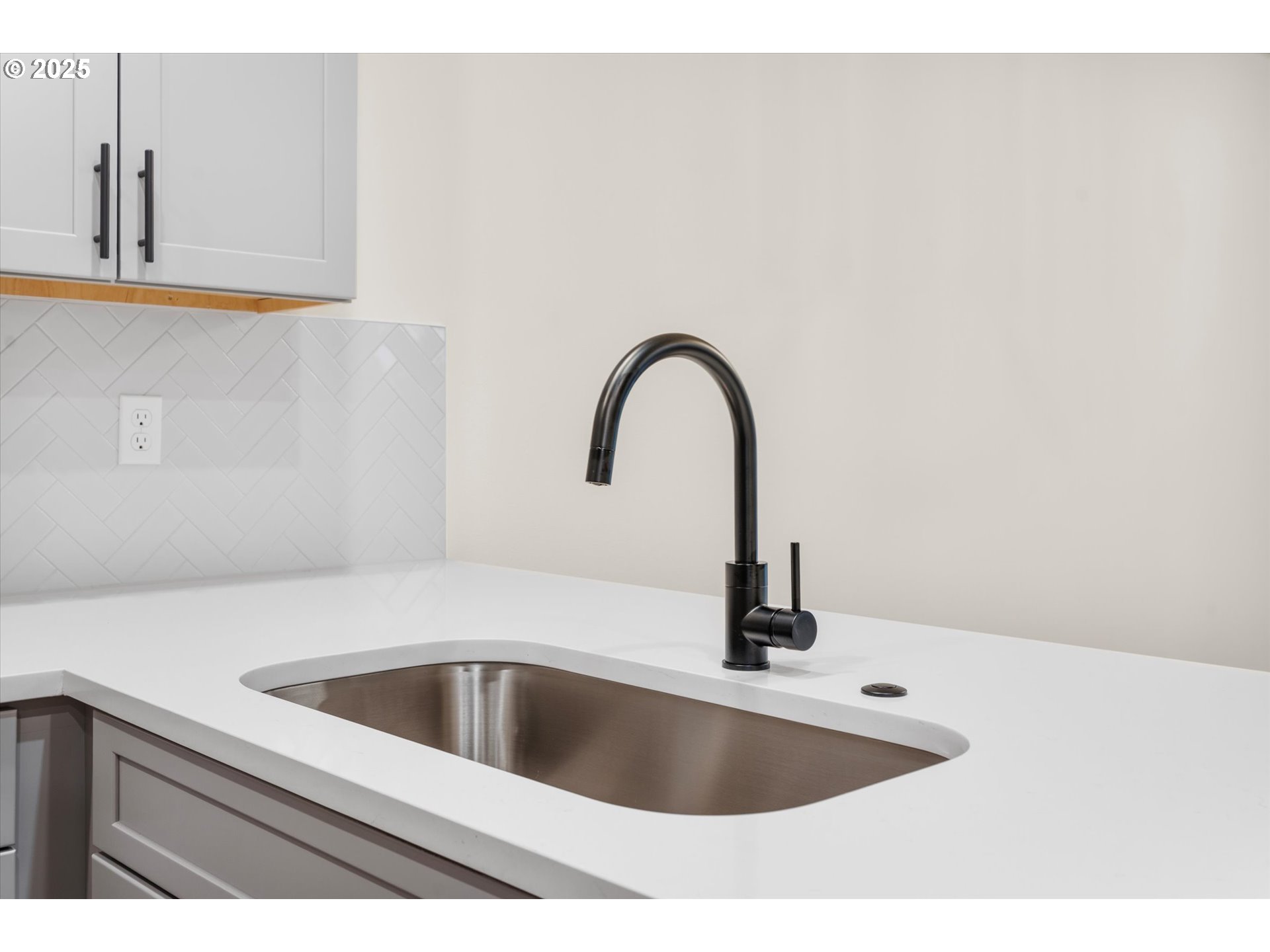 Photo #9: 724349510 Listing: Photo #9