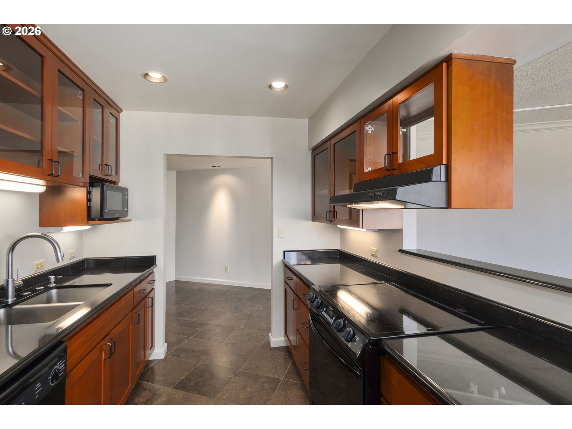 Photo #3: 724421390 Listing: Photo #3