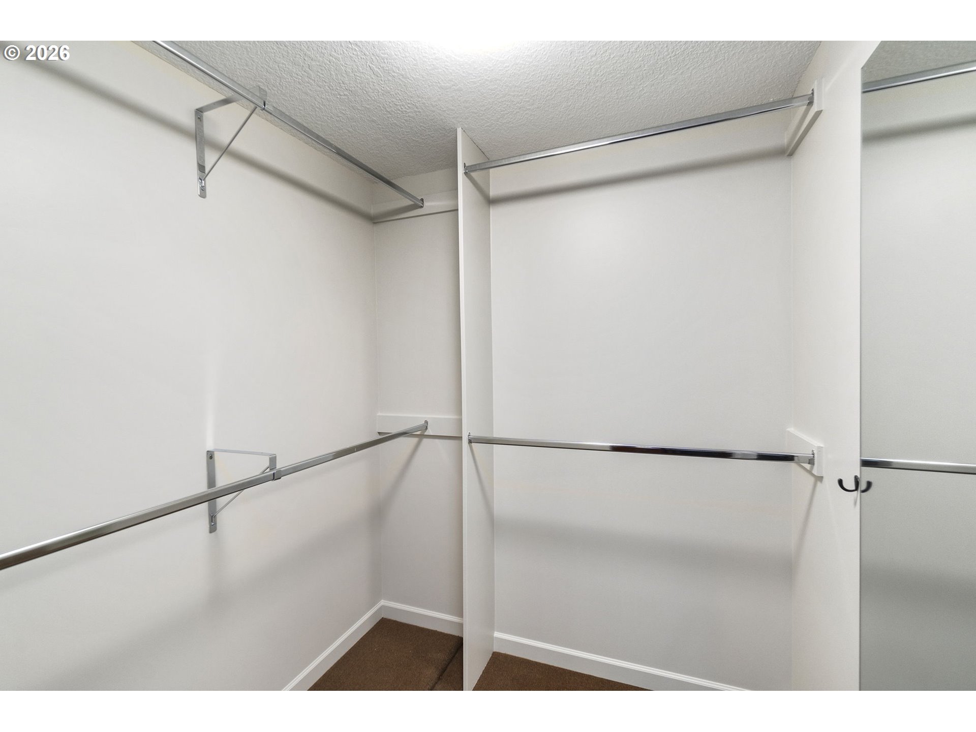 Photo #17: 724421390 Listing: Photo #17