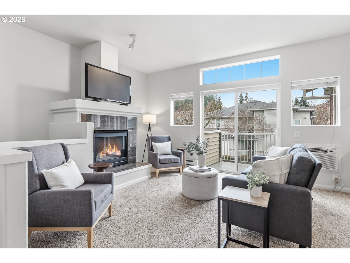 Photo #2: 725380491 Listing: Photo #2