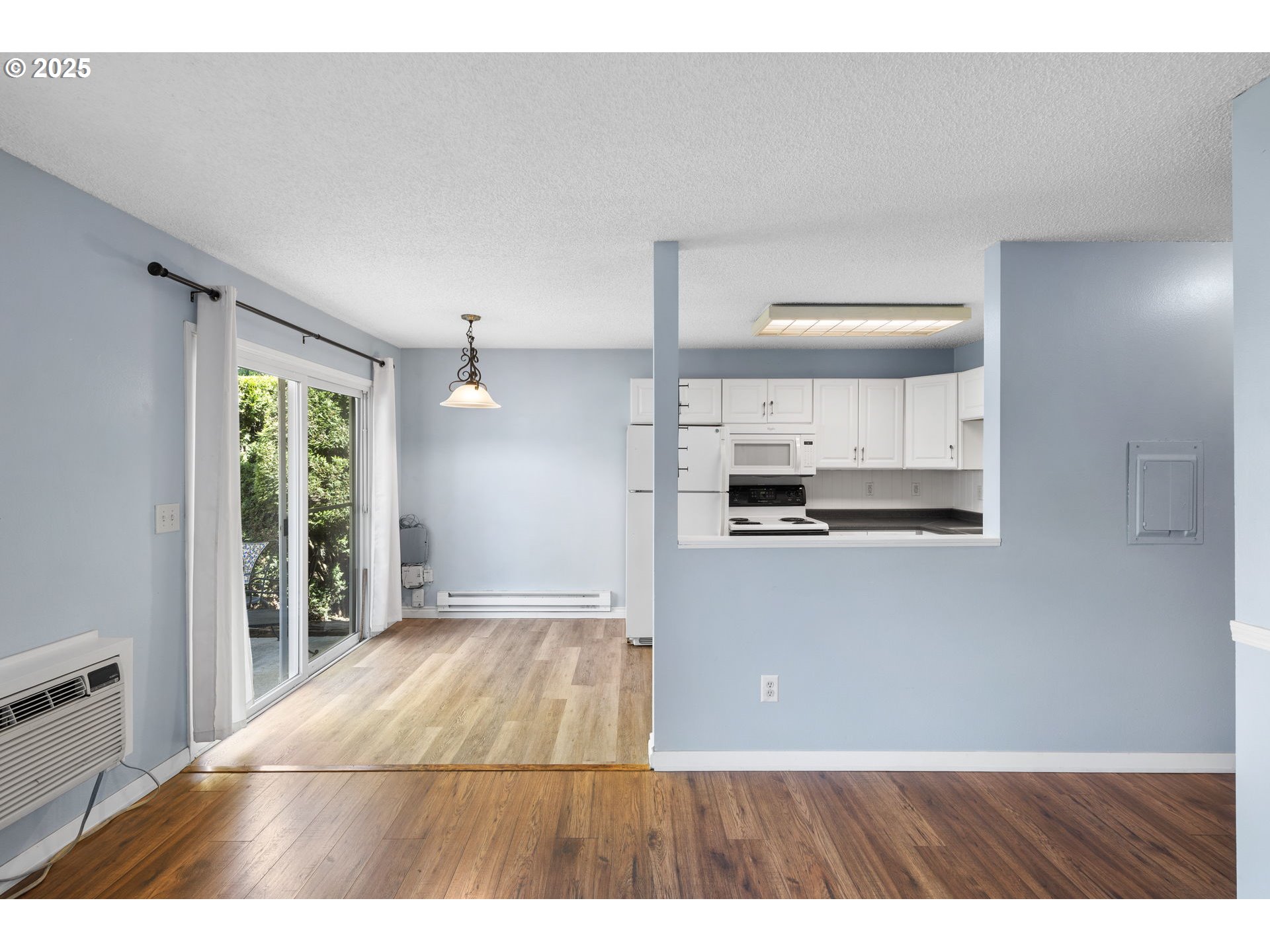 Photo #8: 726501878 Listing: Photo #8