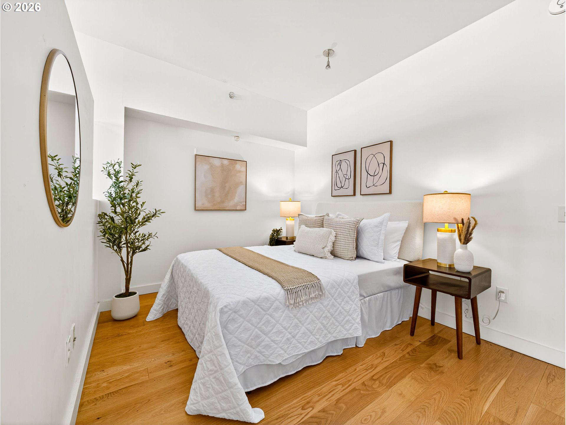 Photo #2: 726820791 Listing: Photo #2