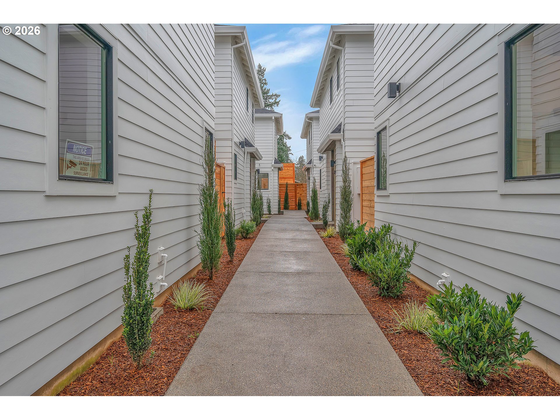 Photo #2: 727004371 Listing: Photo #2