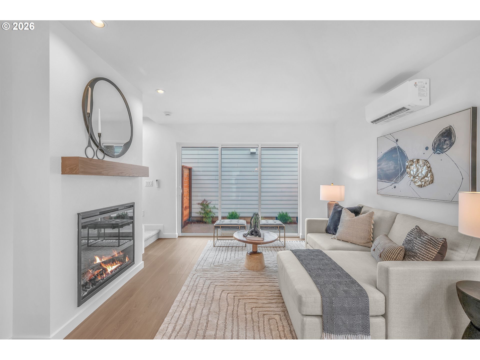 Photo #5: 727004371 Listing: Photo #5