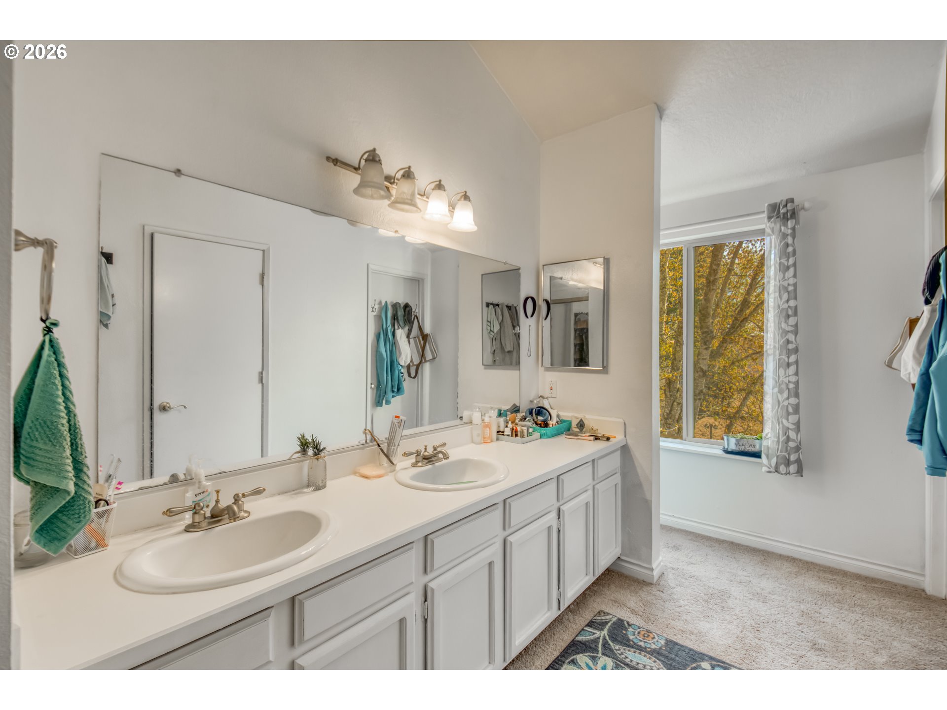 Photo #15: 727372664 Listing: Photo #15