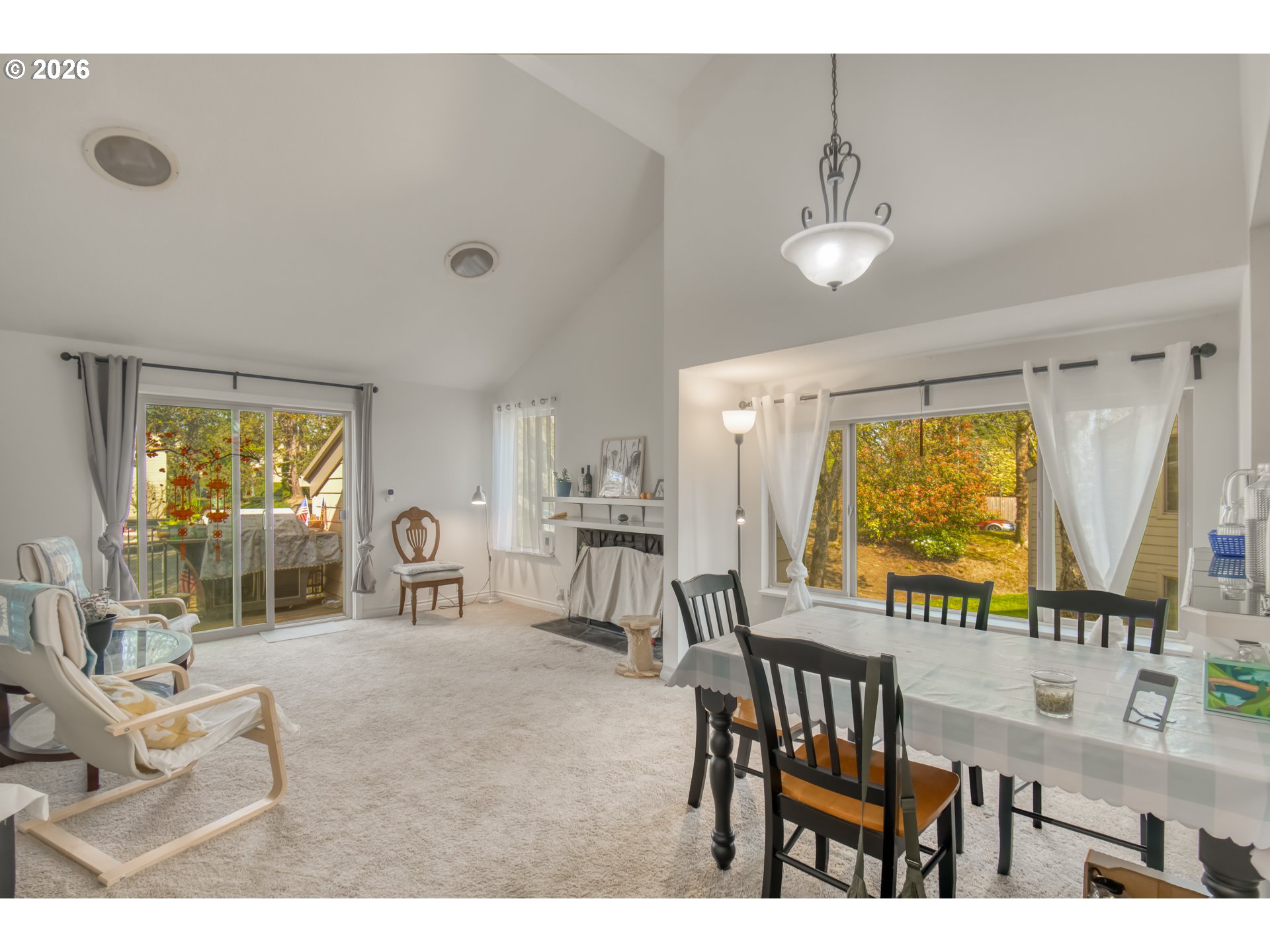 Photo #2: 727372664 Listing: Photo #2