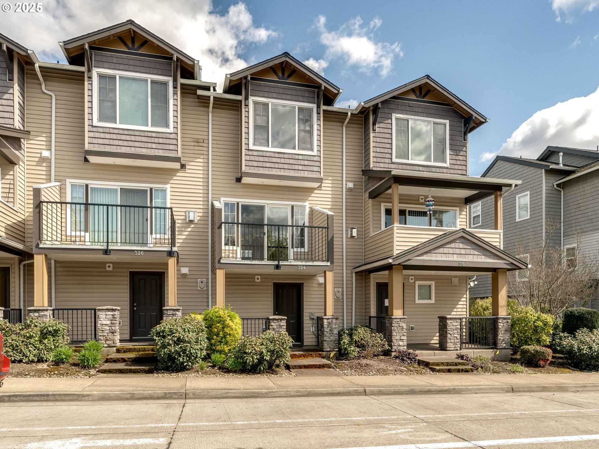 Photo #1: 728374961 Listing: Photo #1