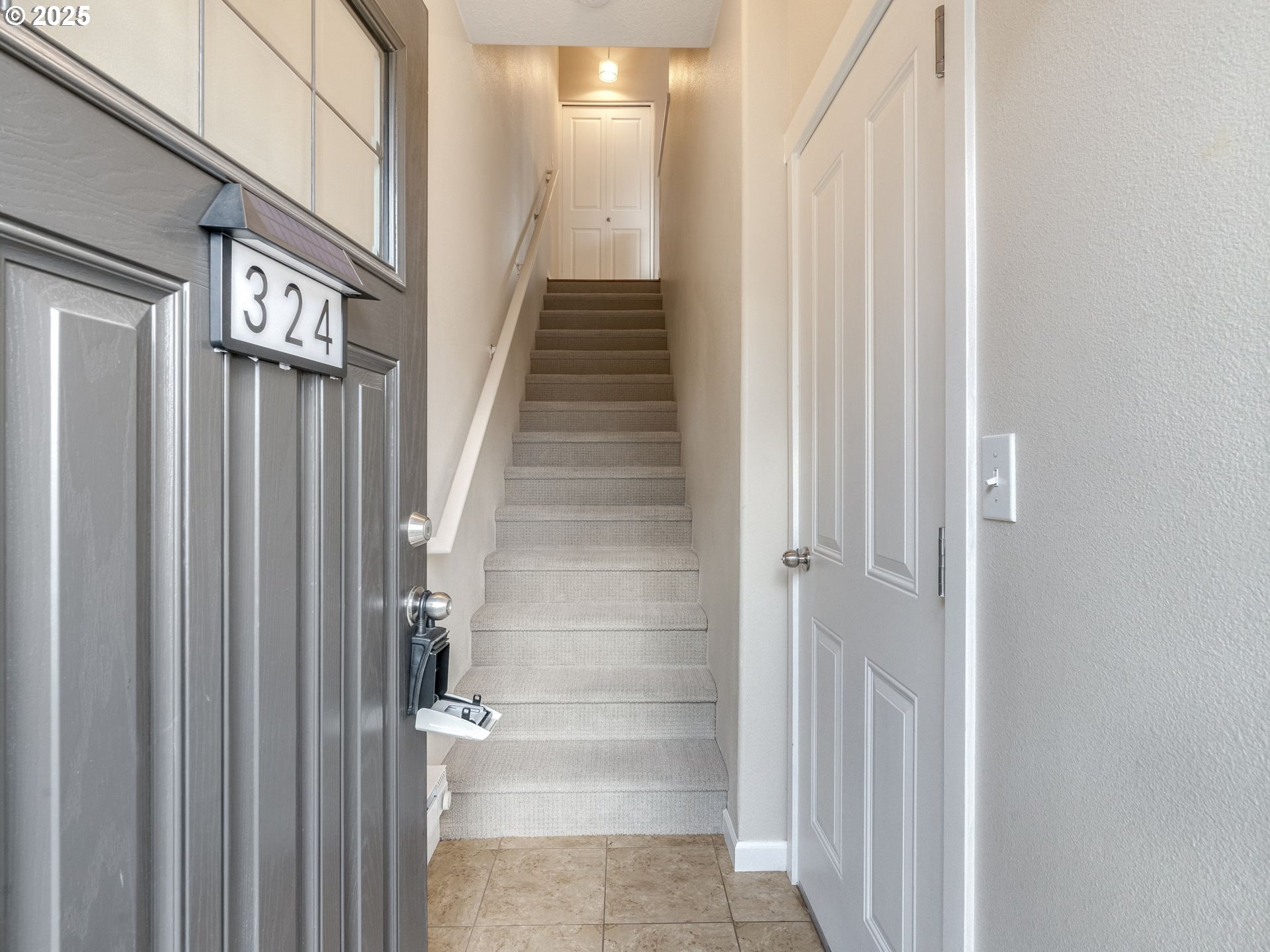 Photo #2: 728374961 Listing: Photo #2