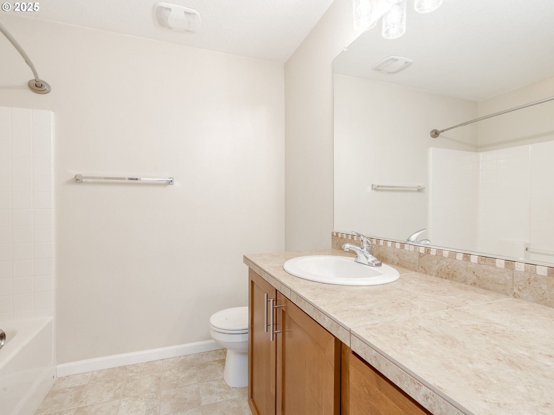 Photo #21: 728374961 Listing: Photo #21