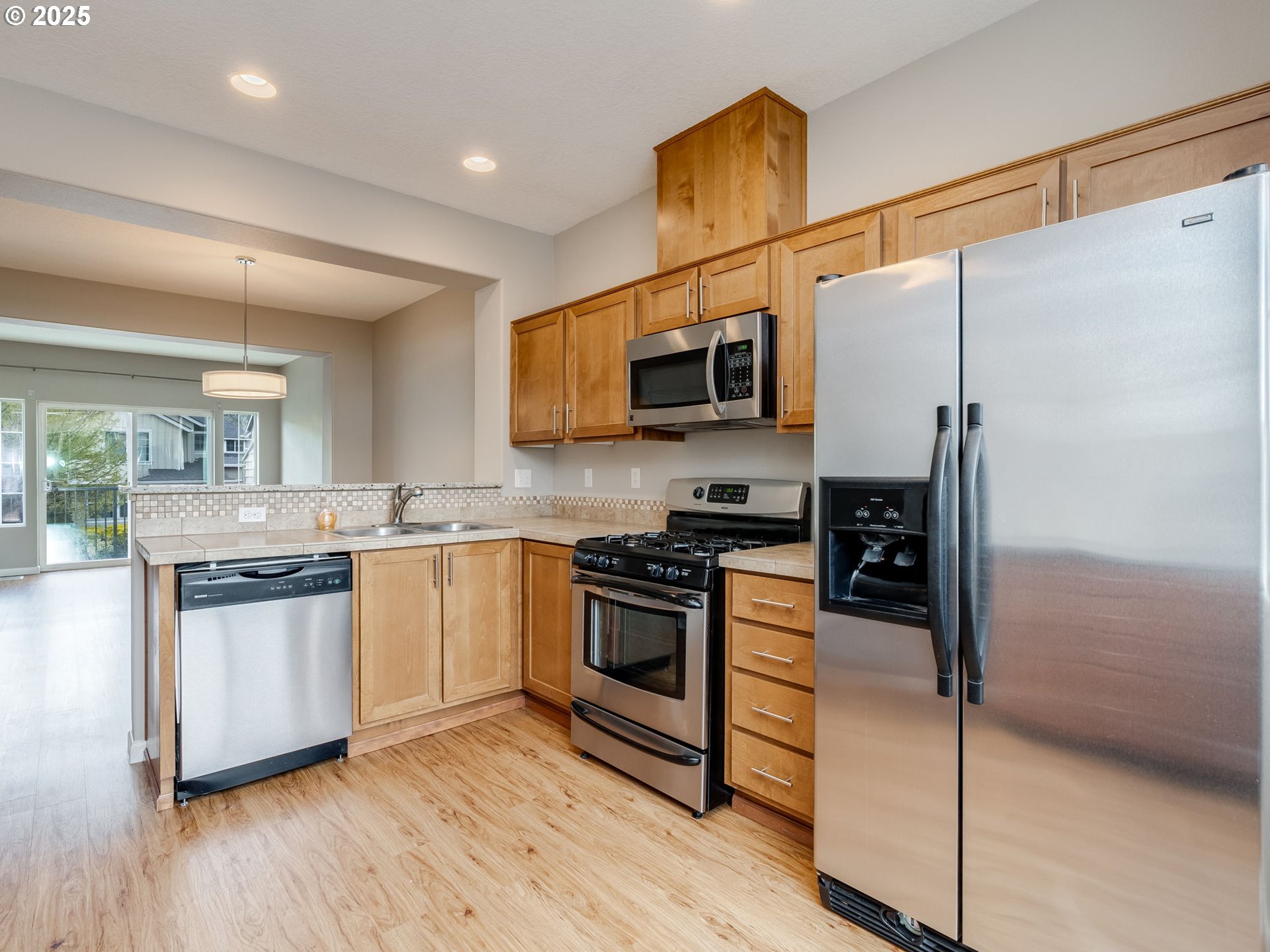 Photo #8: 728374961 Listing: Photo #8