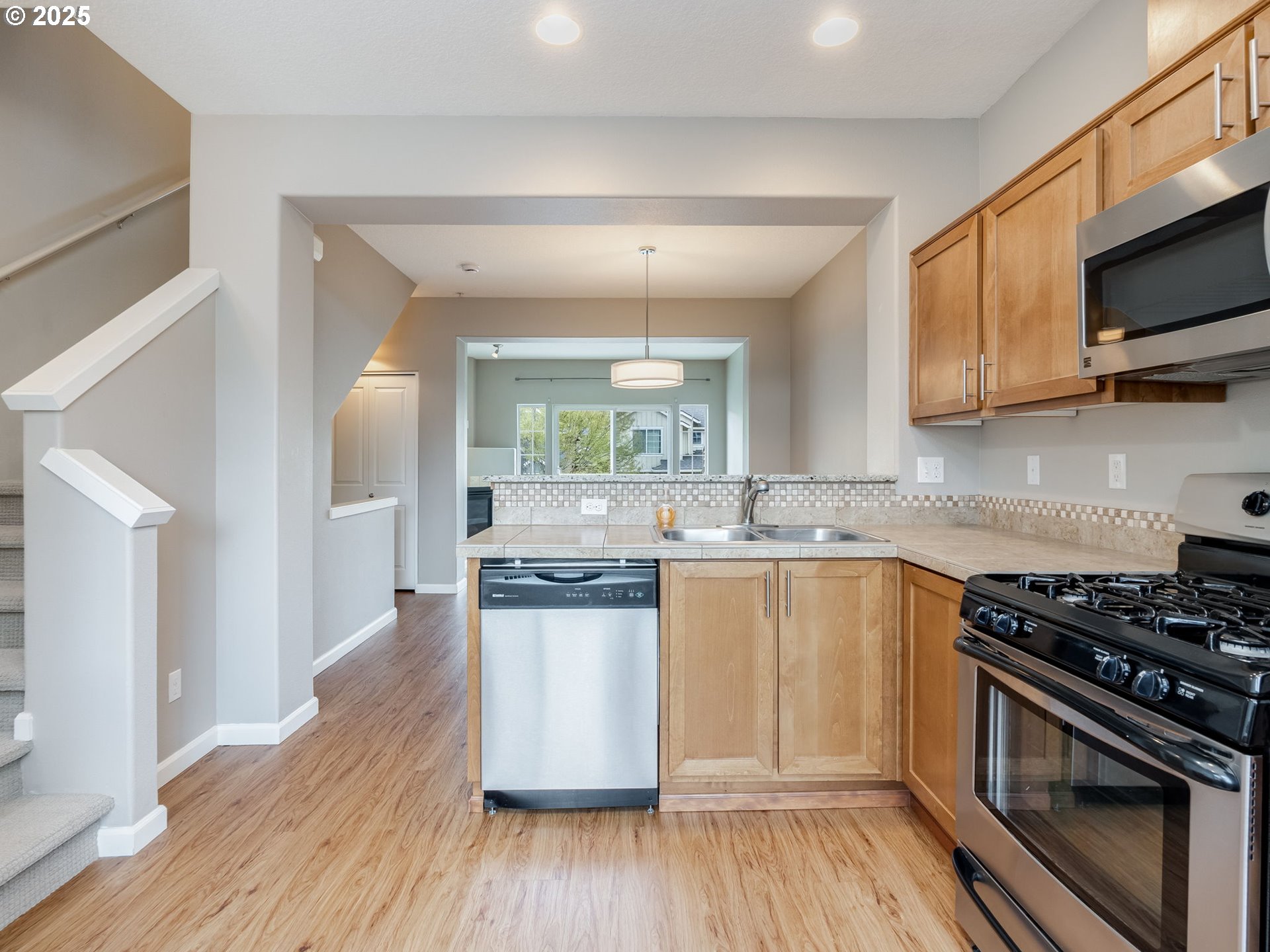 Photo #9: 728374961 Listing: Photo #9