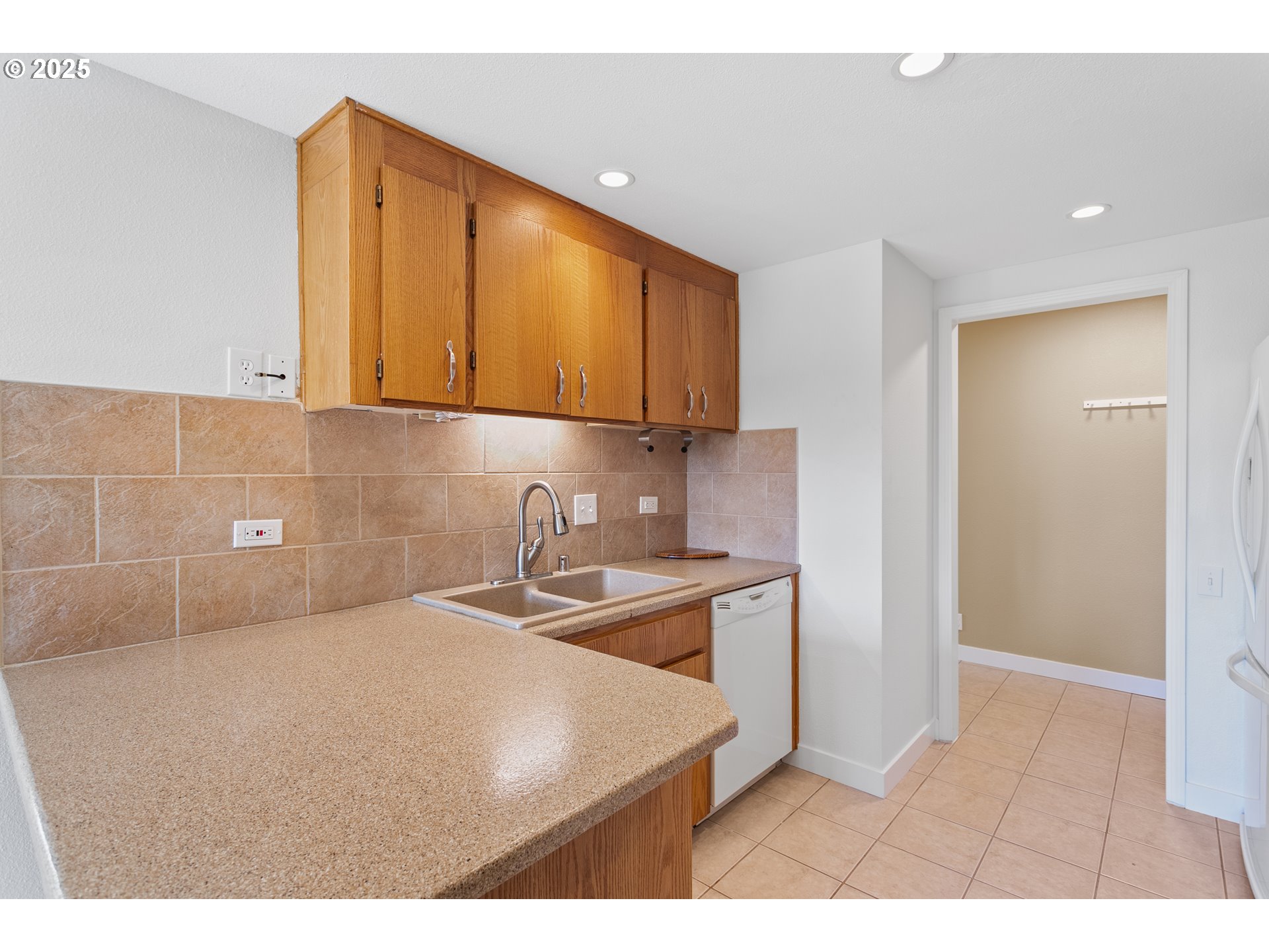 Photo #9: 728434701 Listing: Photo #9