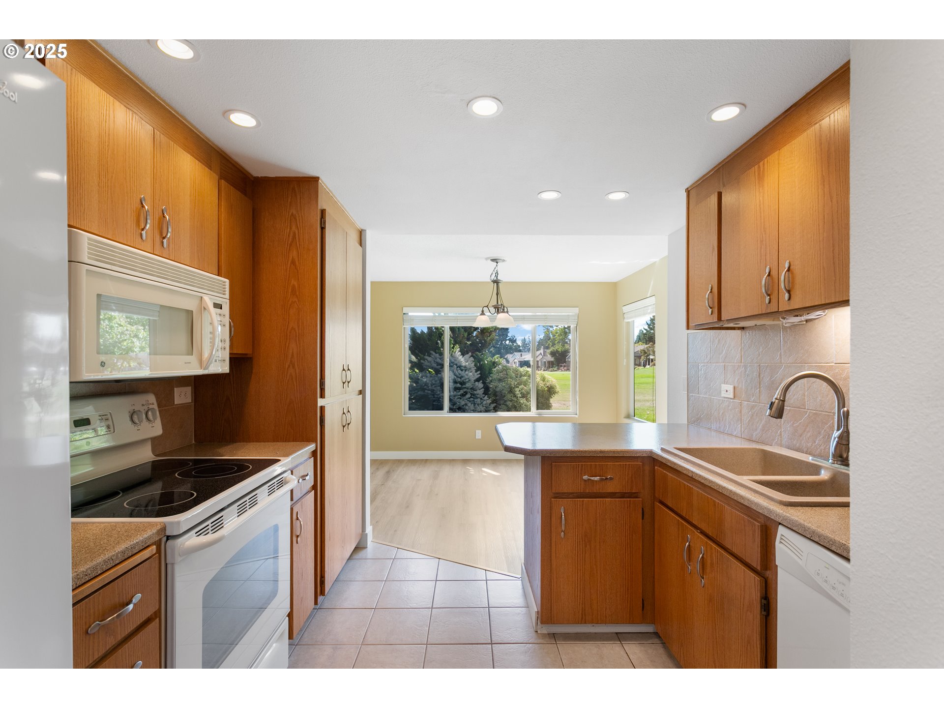Photo #11: 728434701 Listing: Photo #11