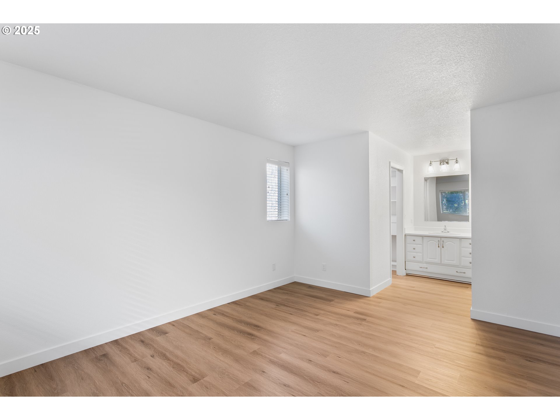 Photo #17: 728434701 Listing: Photo #17