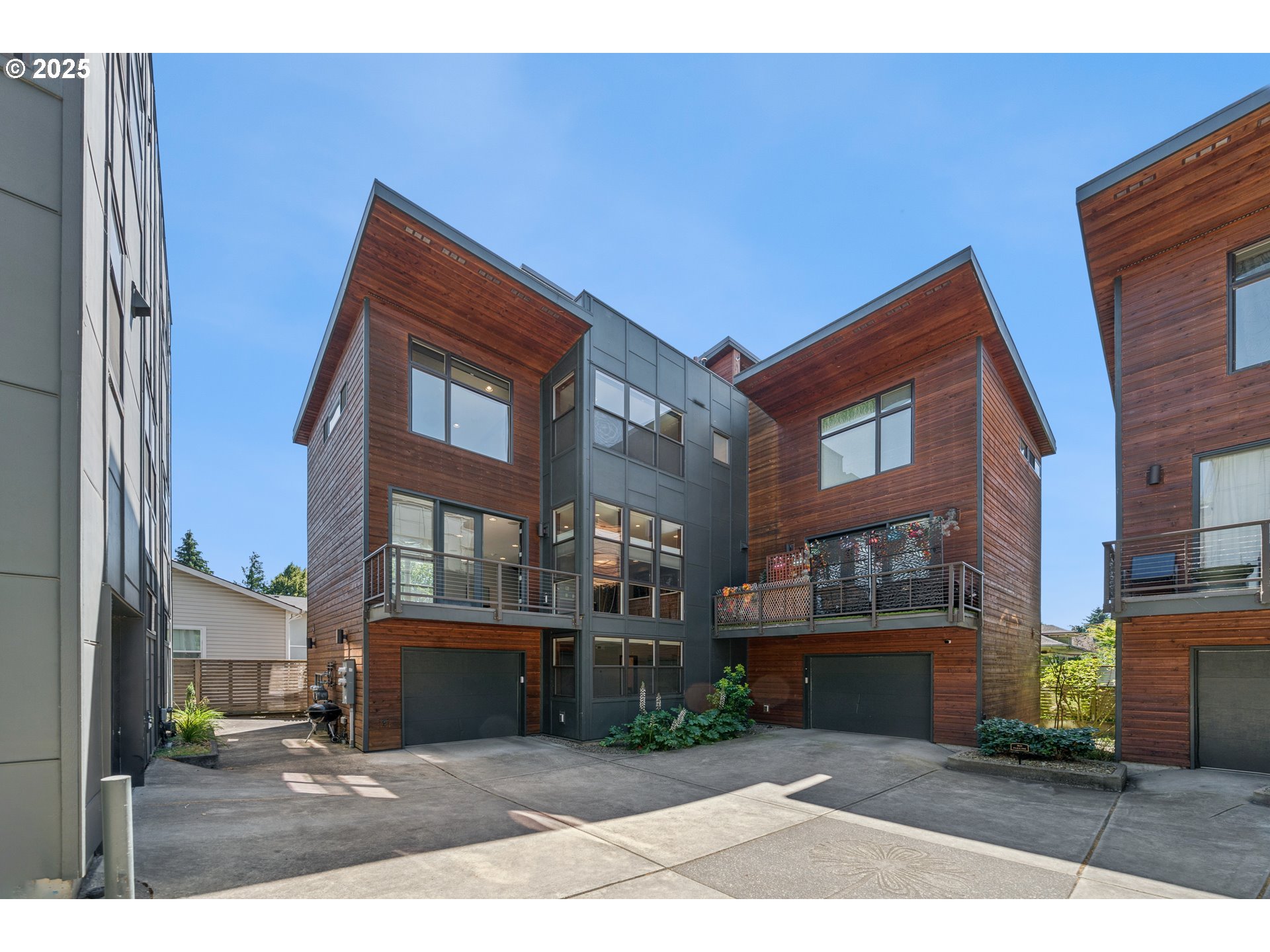 Browse active condo listings in SACRAMENTO LOFTS
