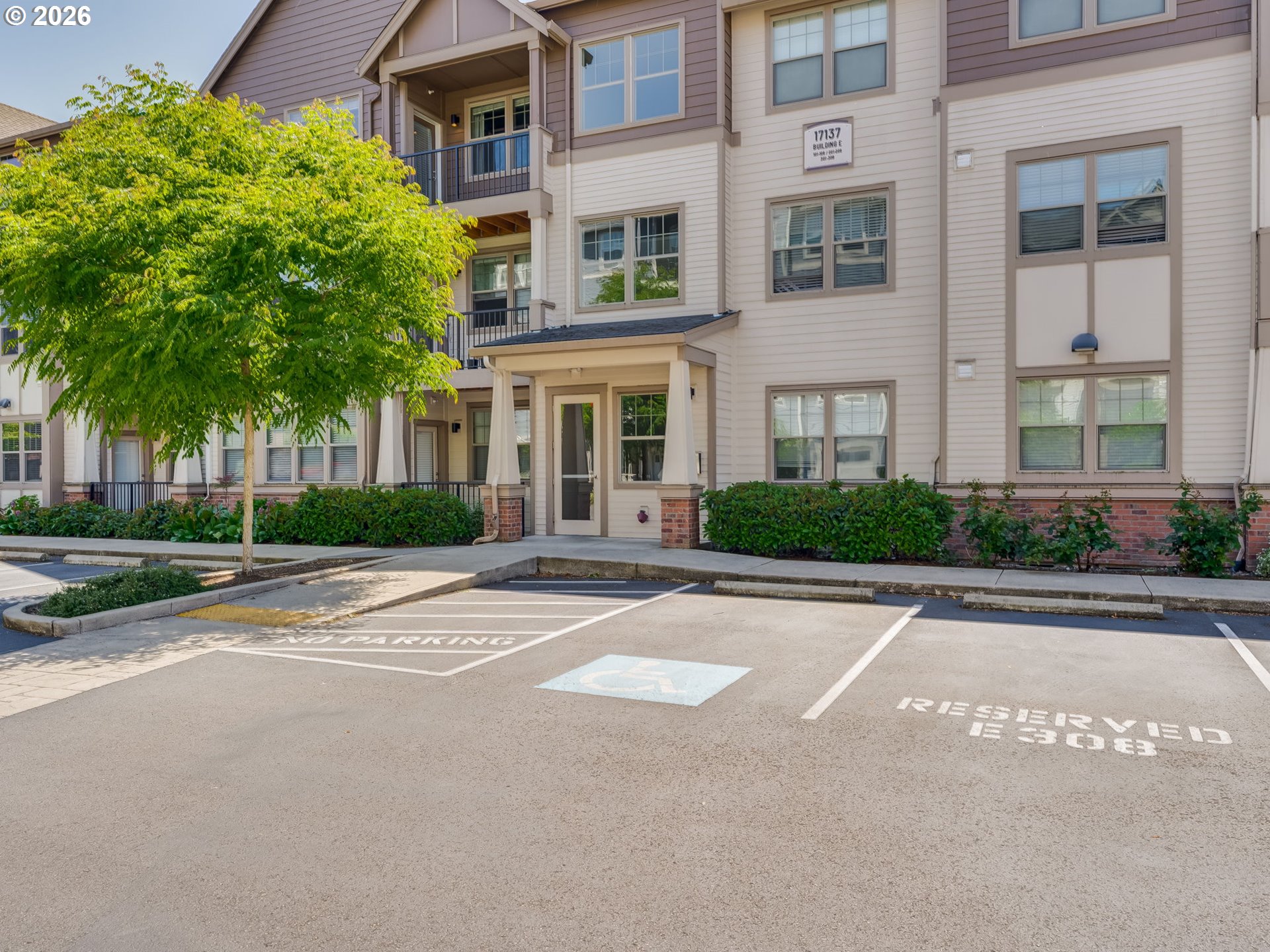 Photo #20: 728720860 Listing: Photo #20