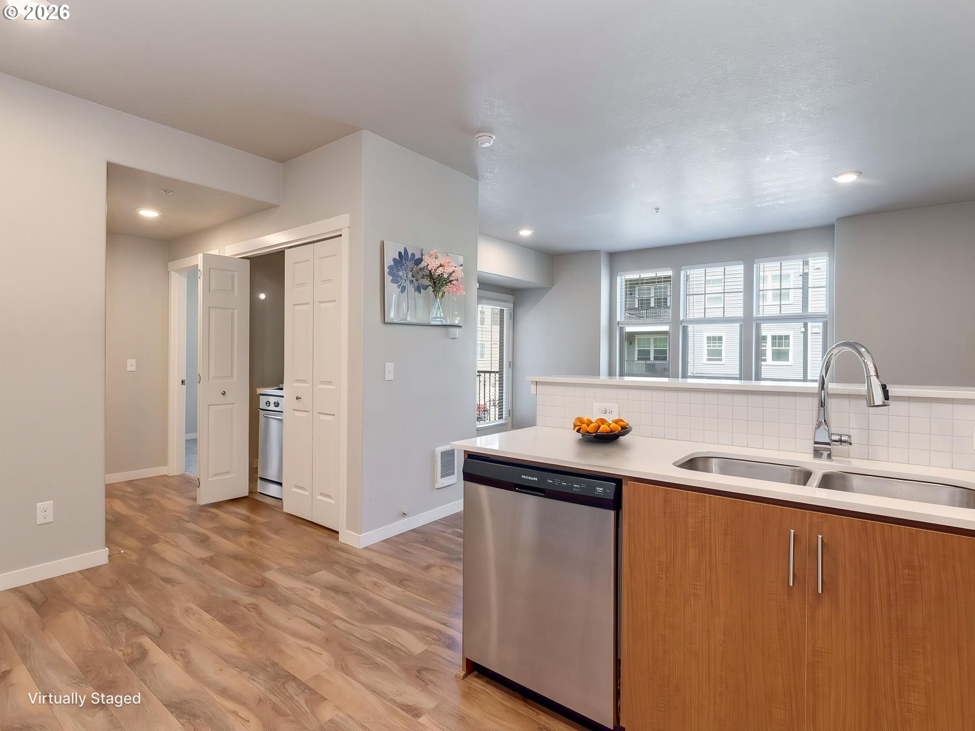 Photo #6: 728720860 Listing: Photo #6
