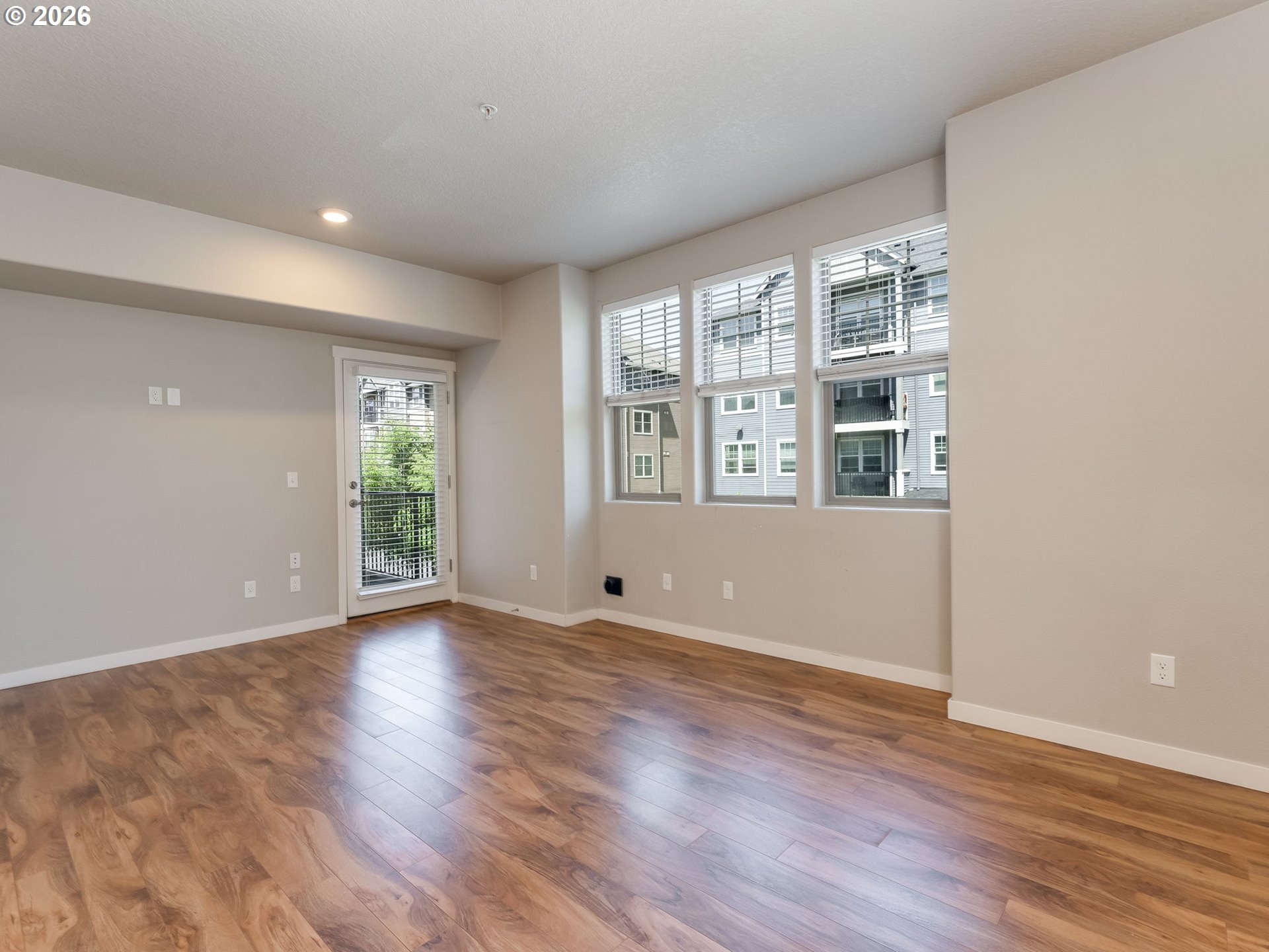 Photo #9: 728720860 Listing: Photo #9