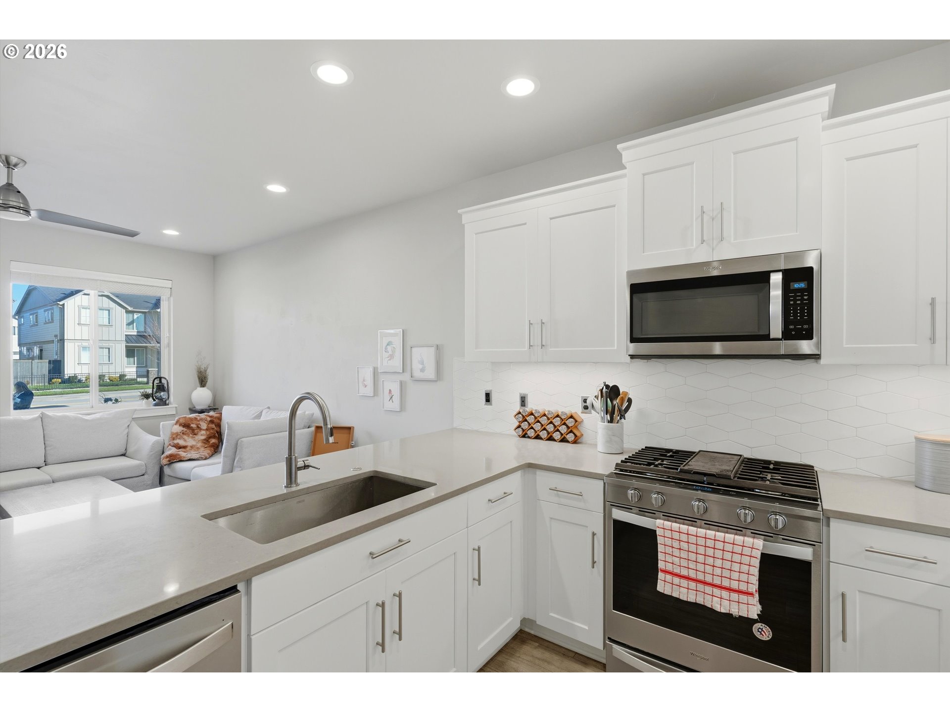 4175 SE CENTURY BLVD, Hillsboro, OR, 97123