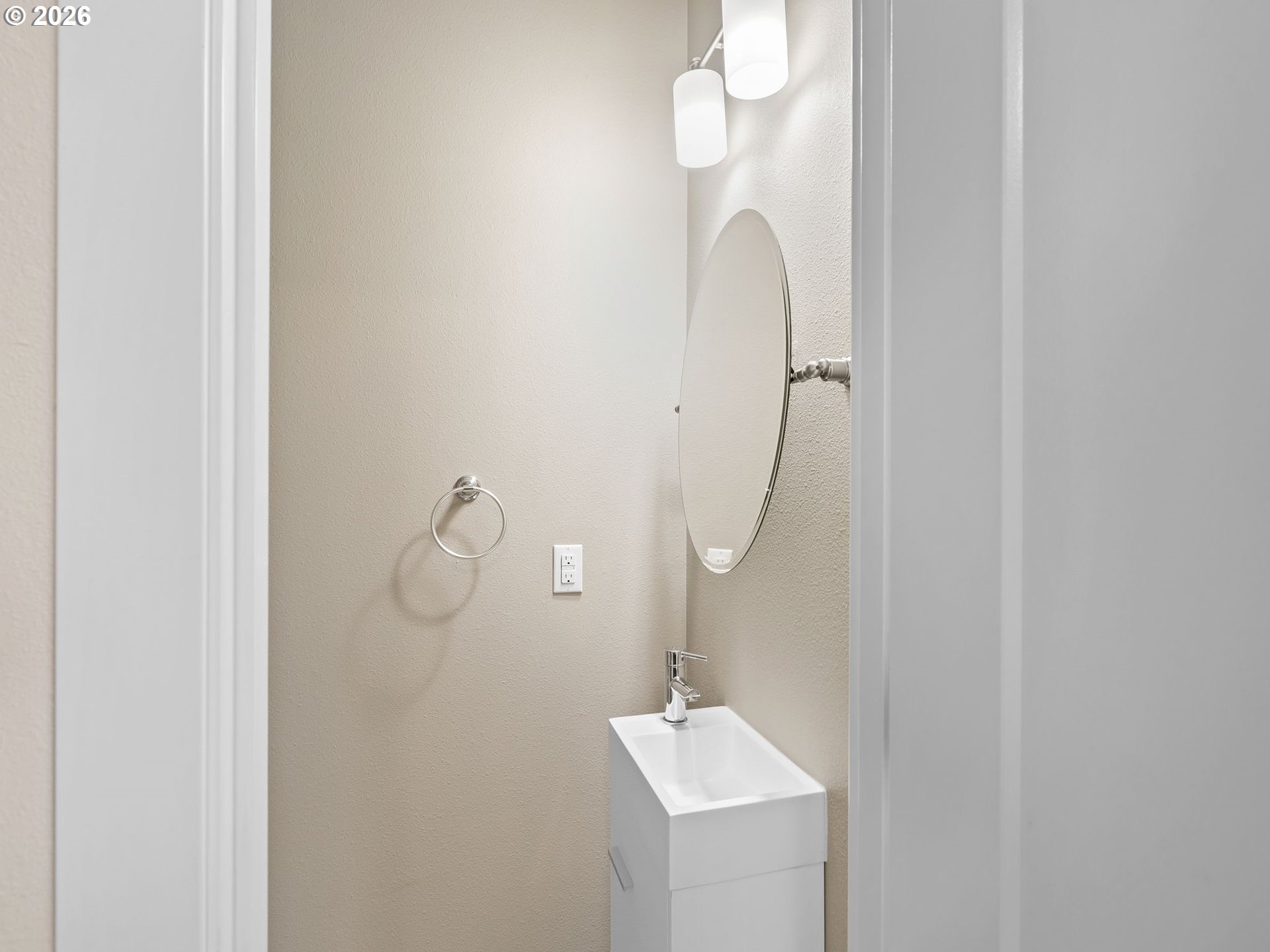 Photo #10: 729624269 Listing: Photo #10