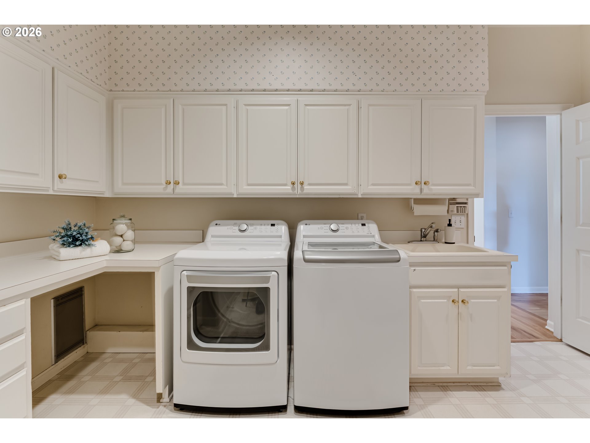 2572 W 28TH AVE, Eugene, OR, 97405