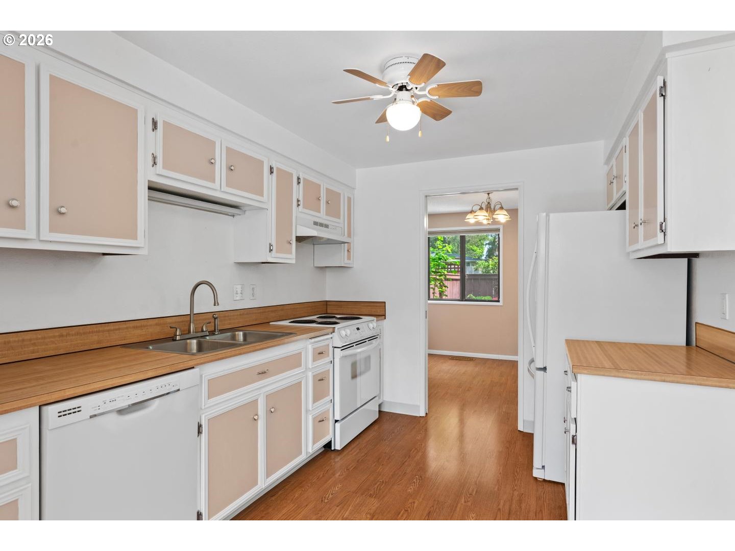 Photo #2: 729905717 Listing: Photo #2