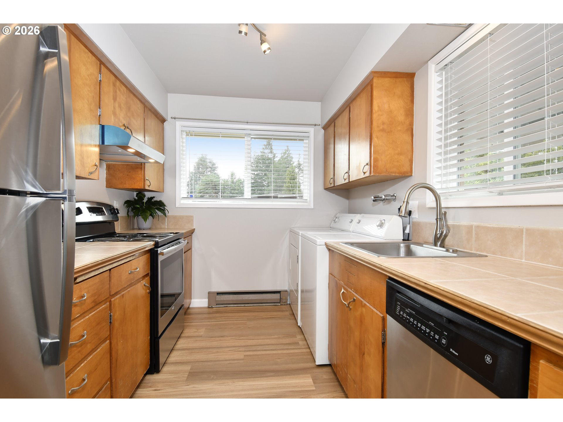 Photo #4: 730206746 Listing: Photo #4