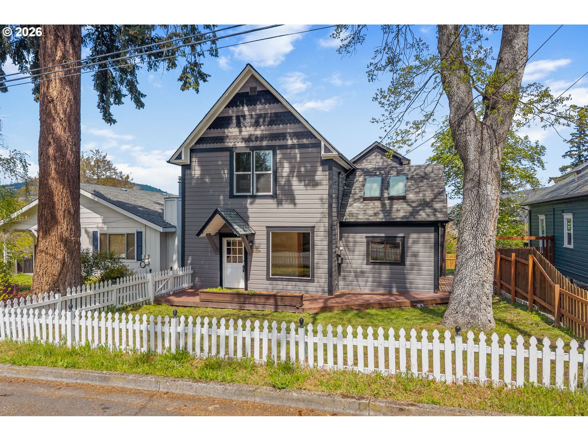 1220 EUGENE ST, Hood River, OR, 97031