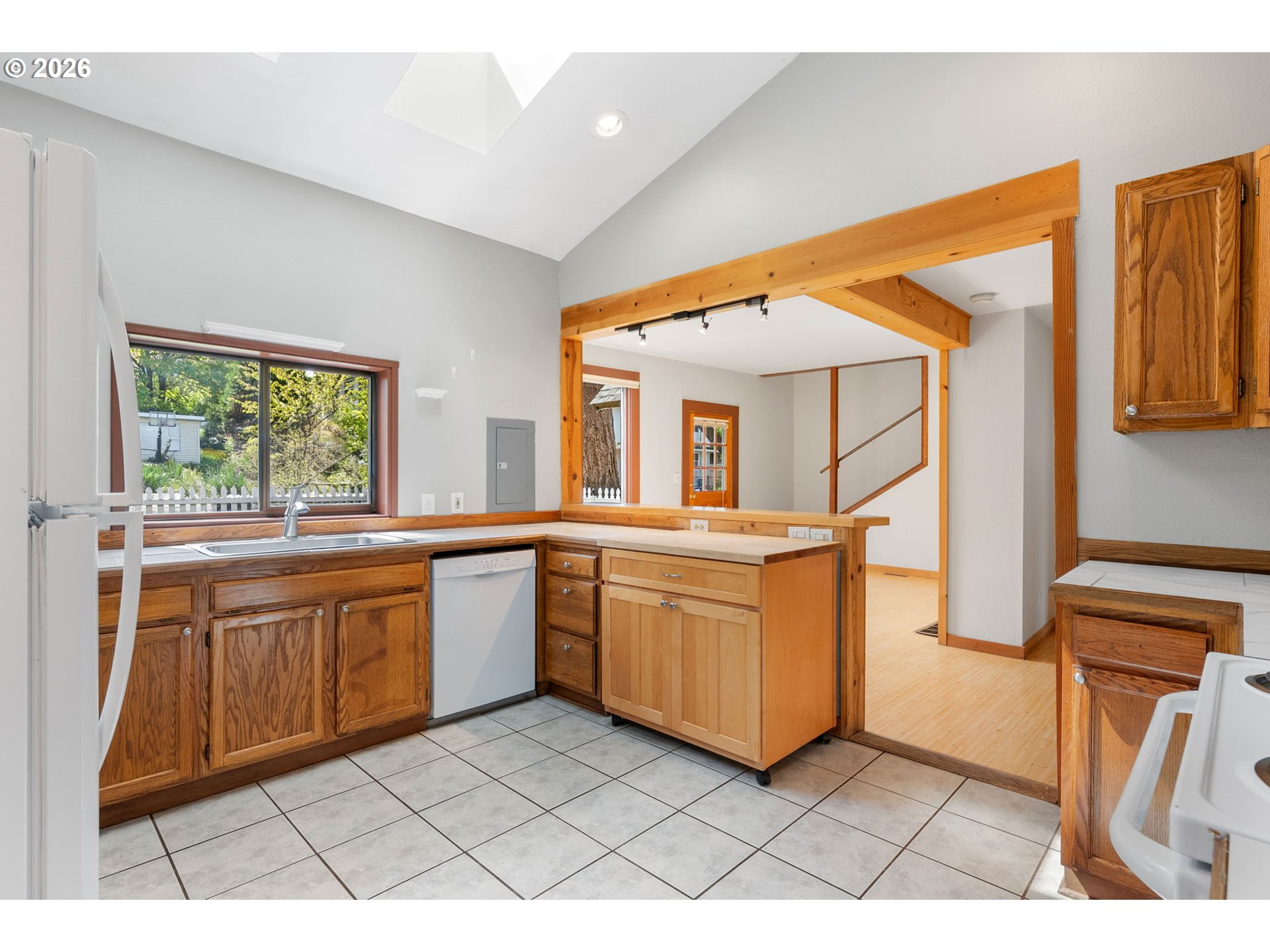 1220 EUGENE ST, Hood River, OR, 97031