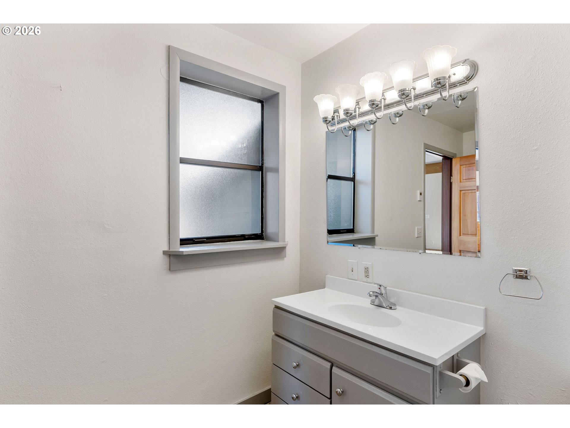 1220 EUGENE ST, Hood River, OR, 97031