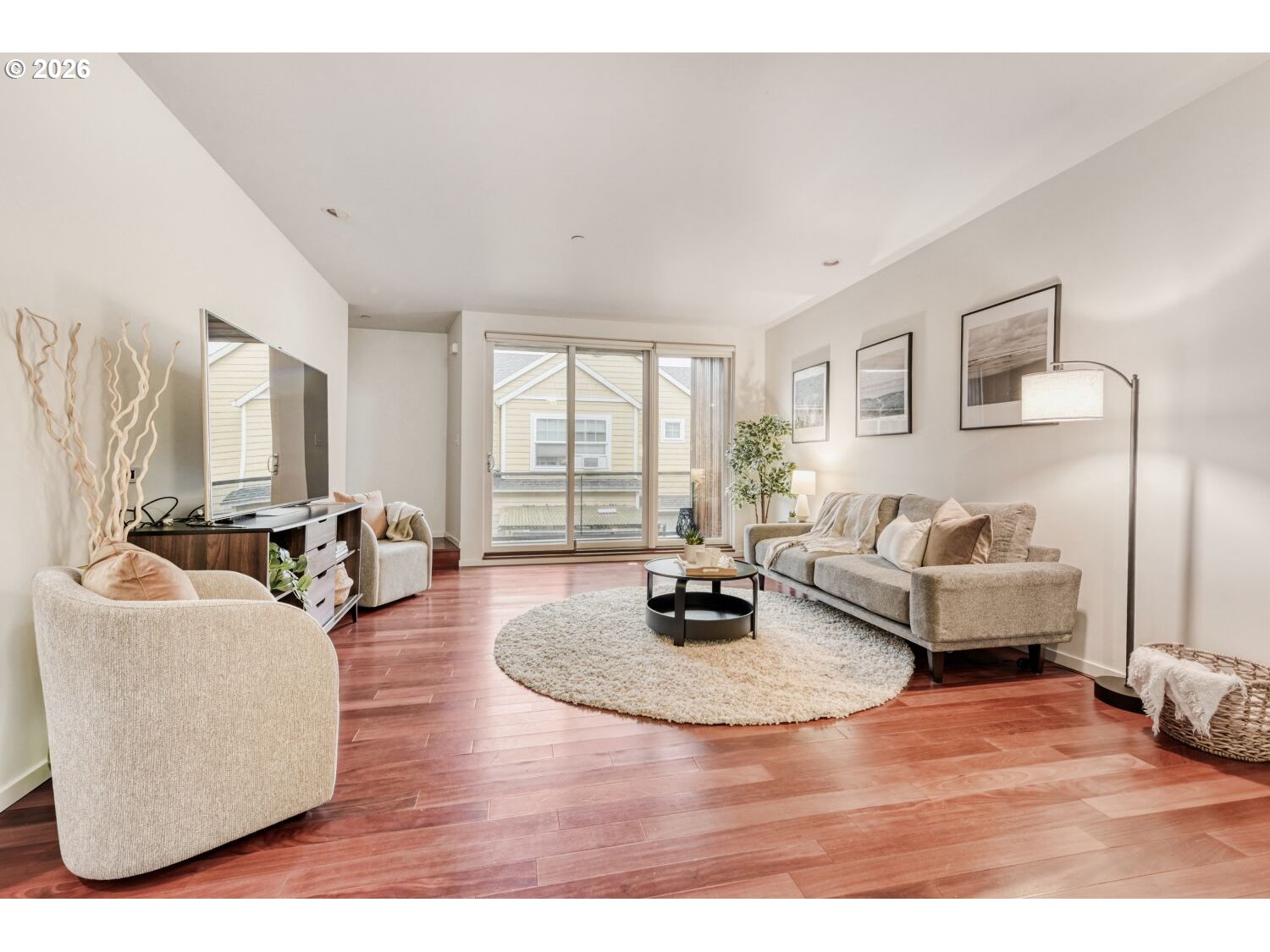 Photo #4: 731238837 Listing: Photo #4