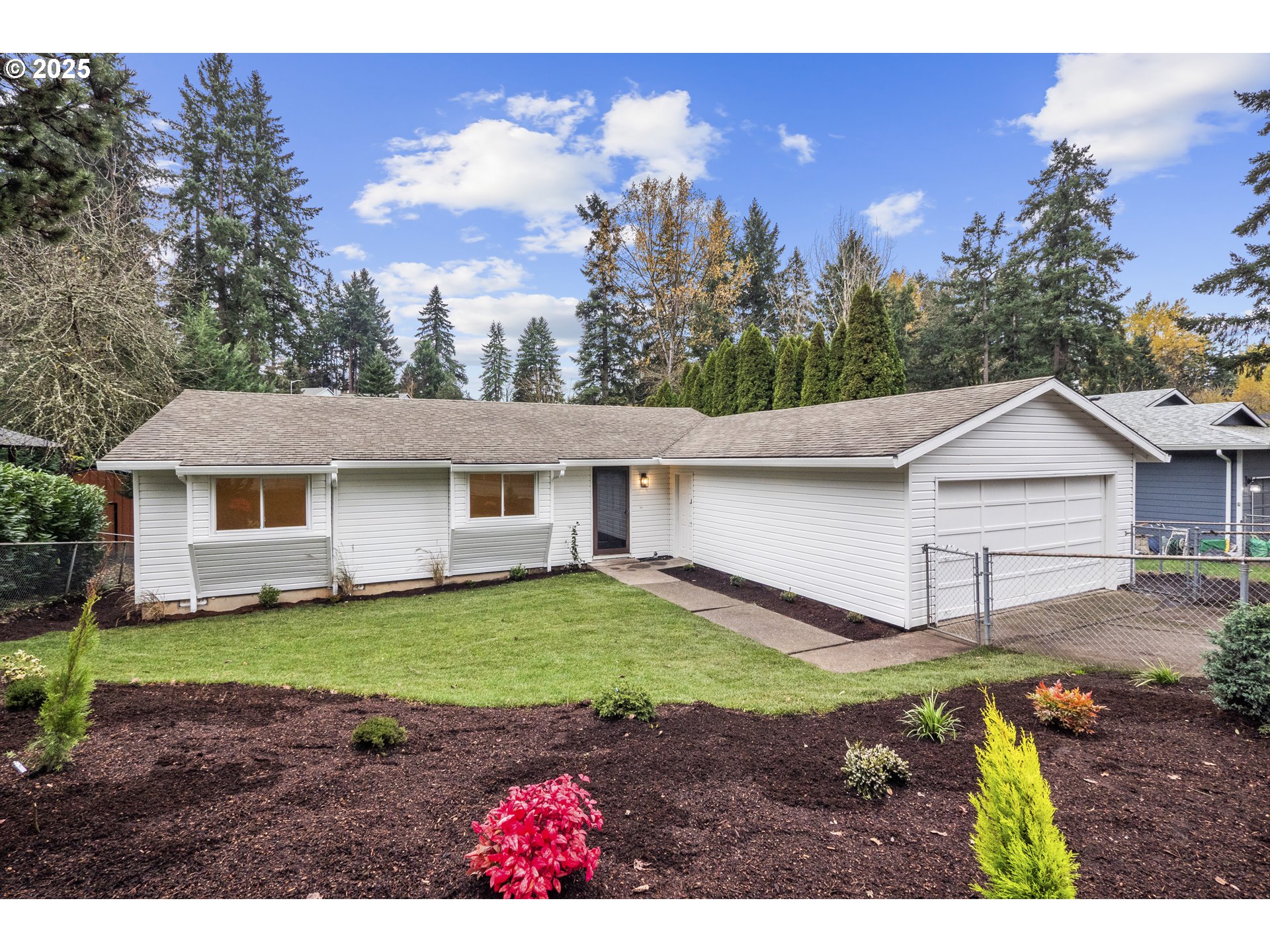910 NE HILL WAY, Estacada OR 97023