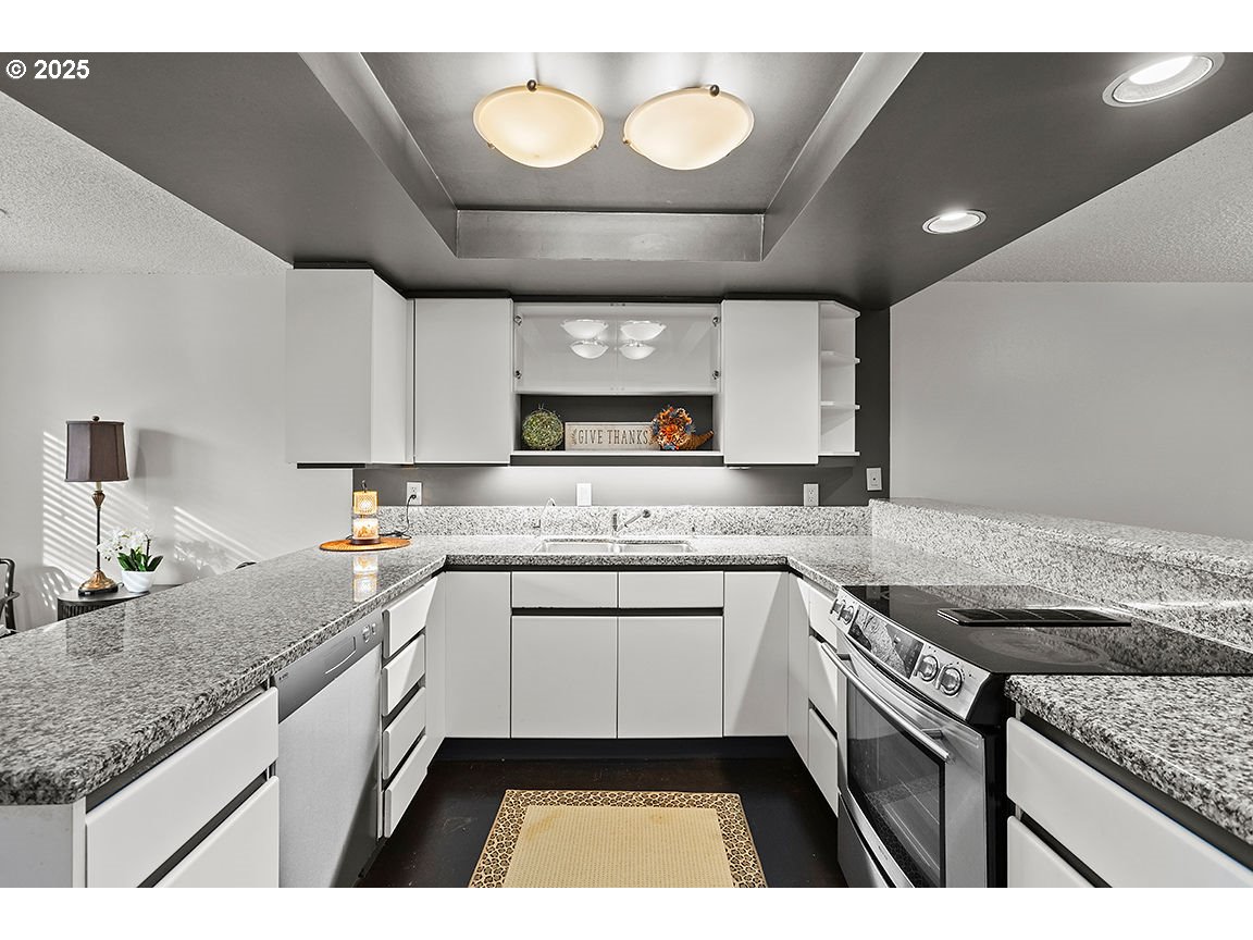 9 BRITTEN CT, Lake Oswego, OR, 97035