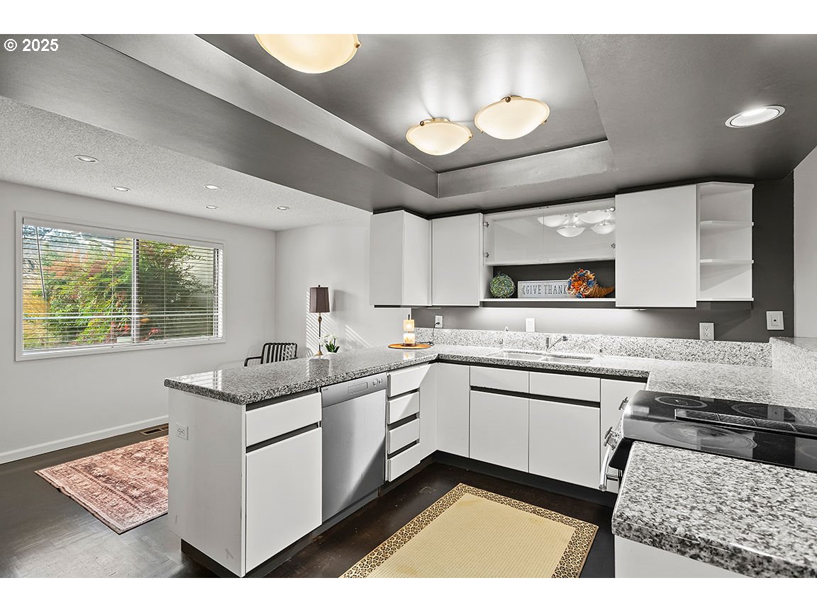 9 BRITTEN CT, Lake Oswego, OR, 97035