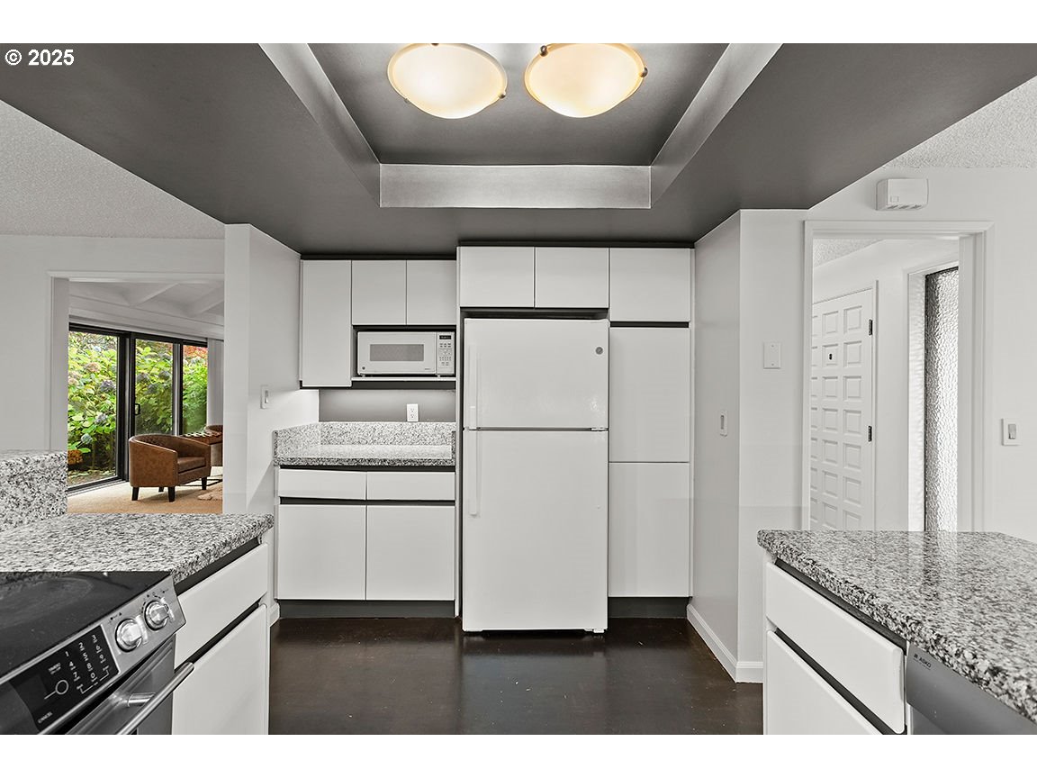 9 BRITTEN CT, Lake Oswego, OR, 97035