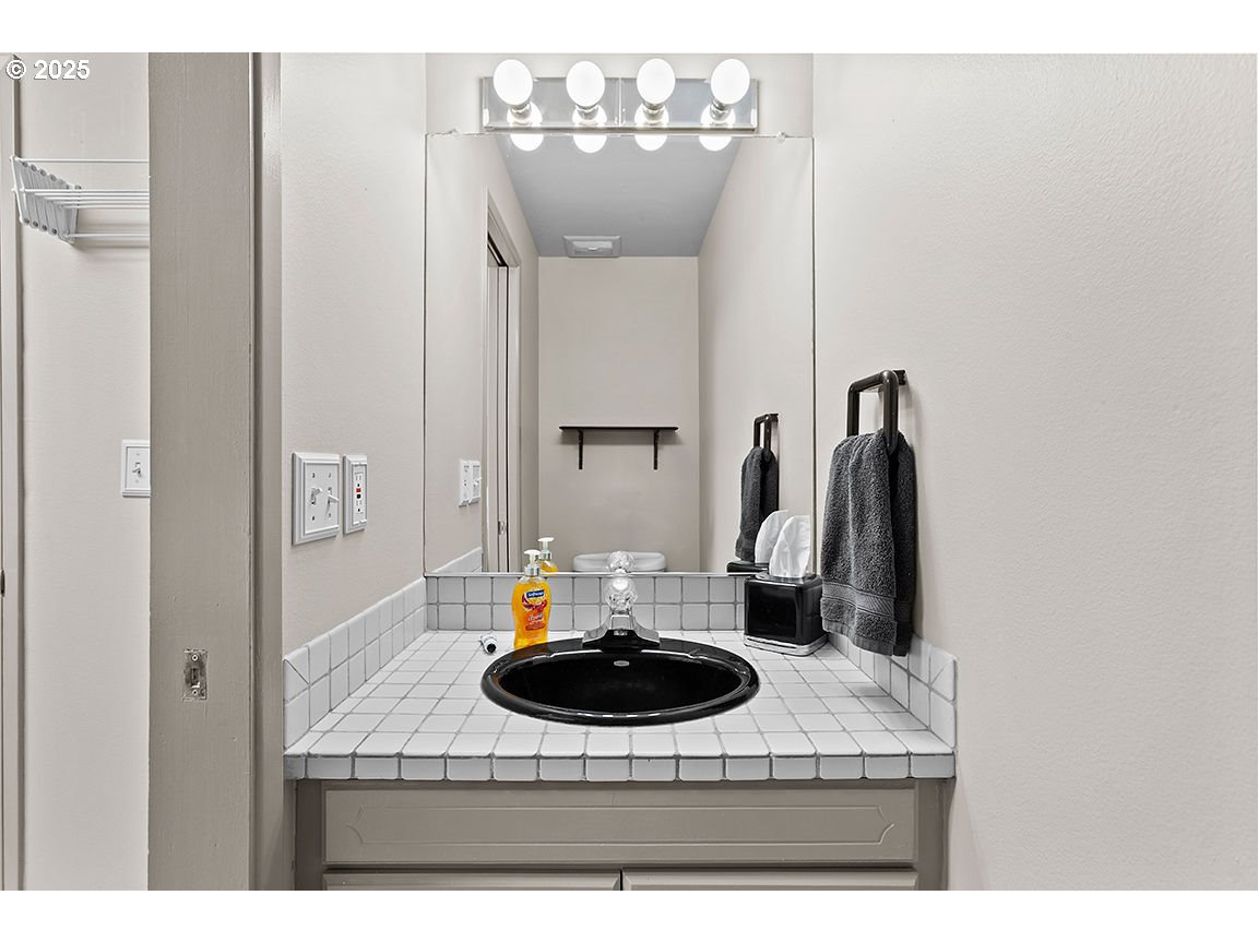 9 BRITTEN CT, Lake Oswego, OR, 97035