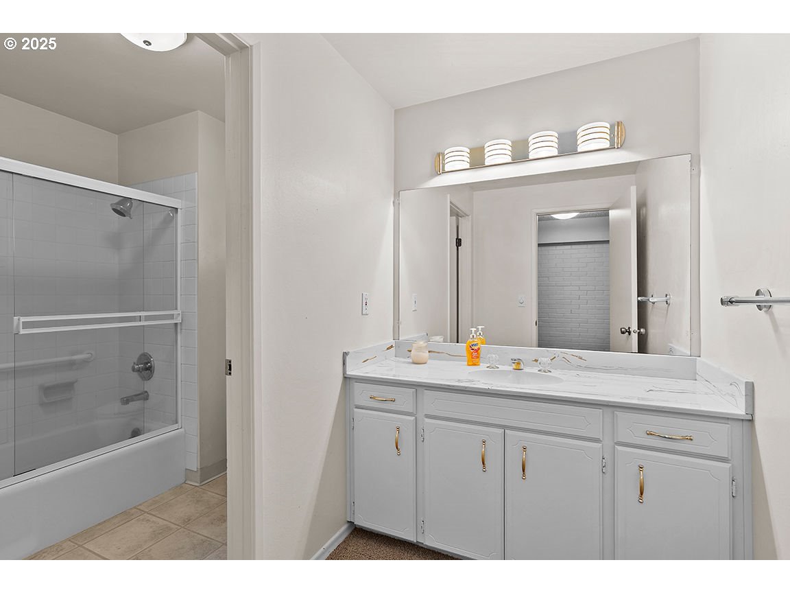 9 BRITTEN CT, Lake Oswego, OR, 97035