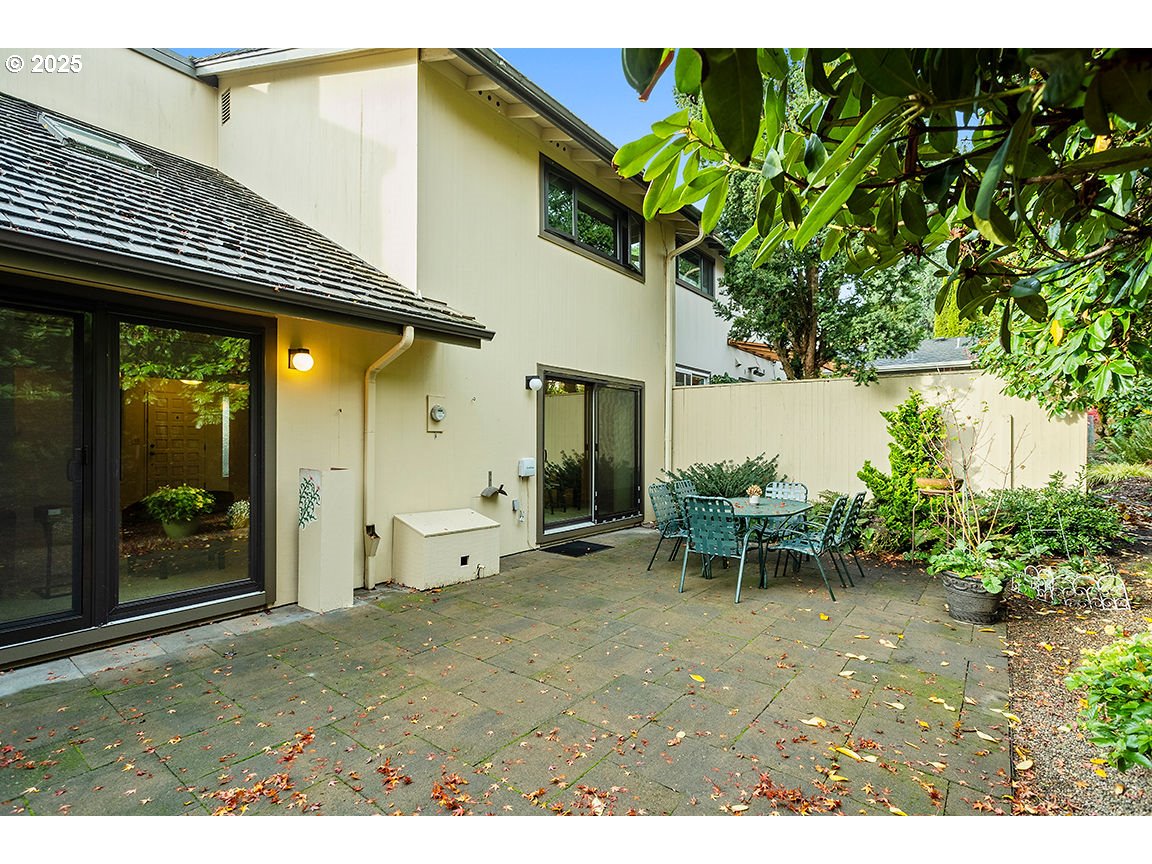 9 BRITTEN CT, Lake Oswego, OR, 97035