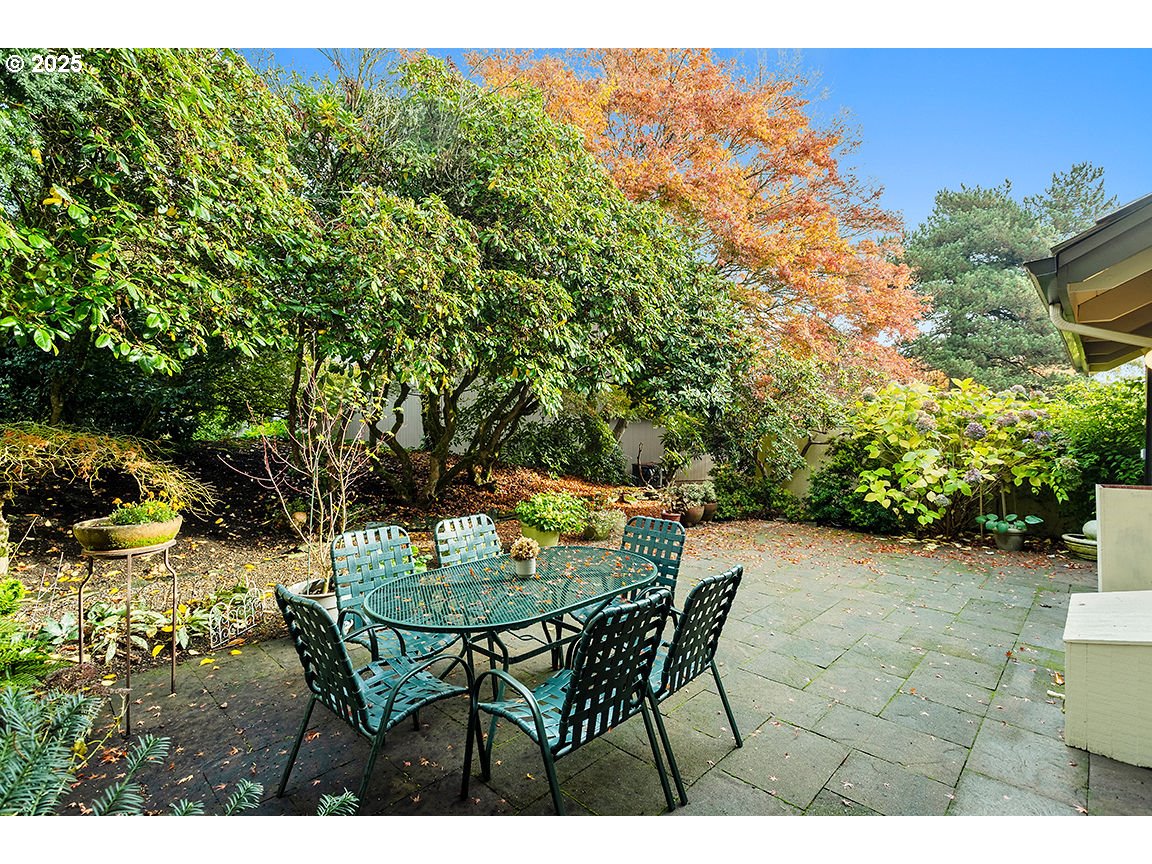 9 BRITTEN CT, Lake Oswego, OR, 97035