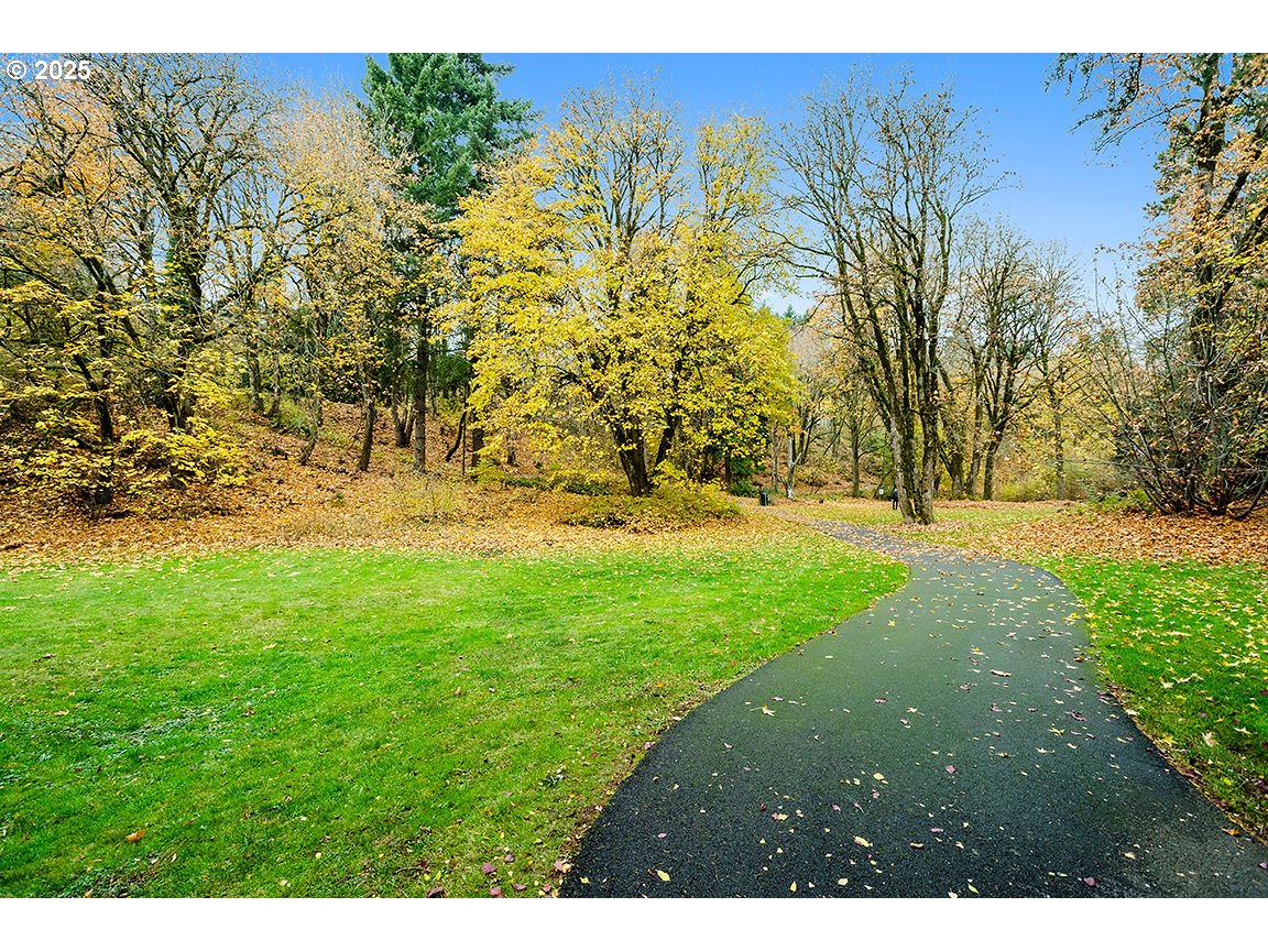 9 BRITTEN CT, Lake Oswego, OR, 97035