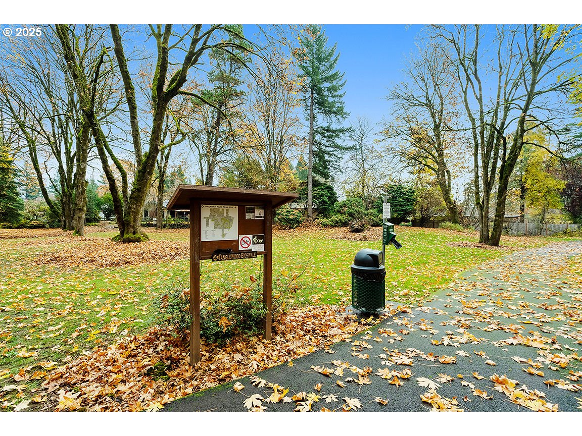 9 BRITTEN CT, Lake Oswego, OR, 97035