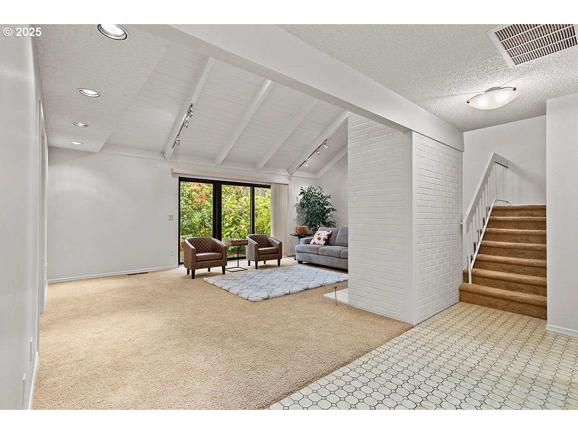 9 BRITTEN CT, Lake Oswego, OR, 97035