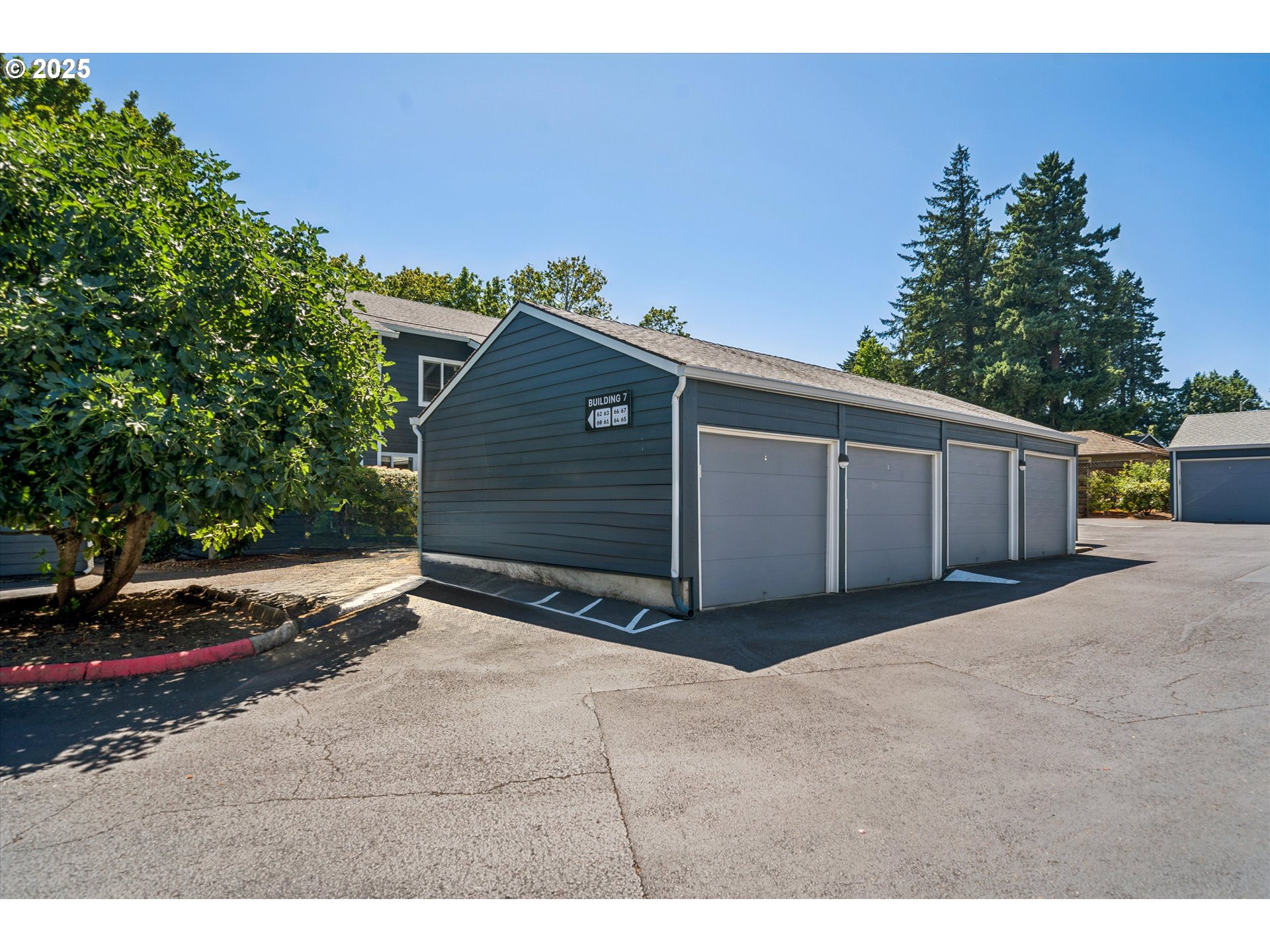 Photo #2: 732462576 Listing 