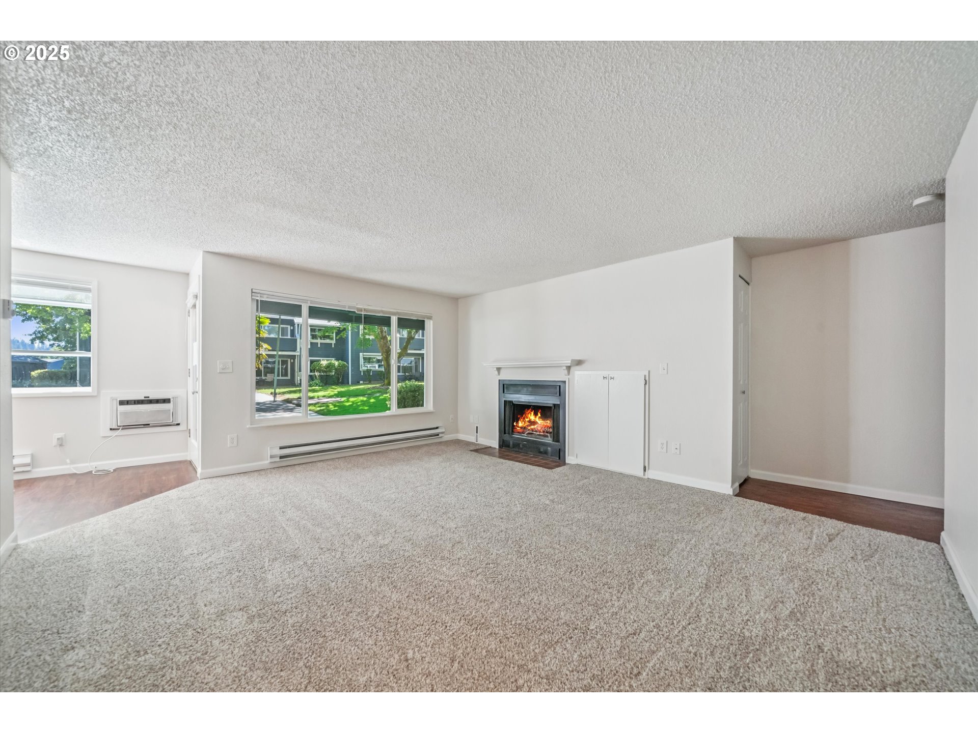 Photo #4: 732462576 Listing 