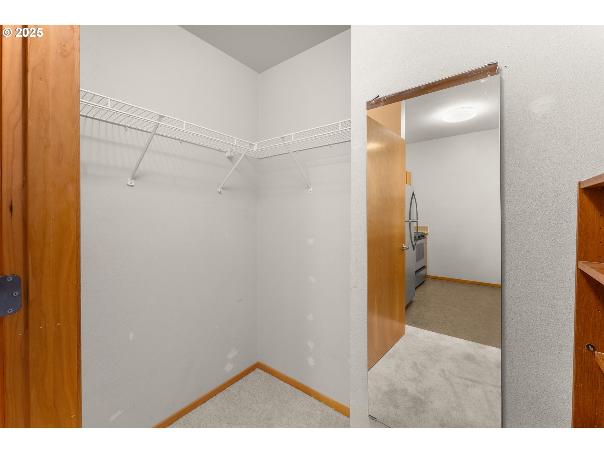 Photo #6: 733635998 Listing 