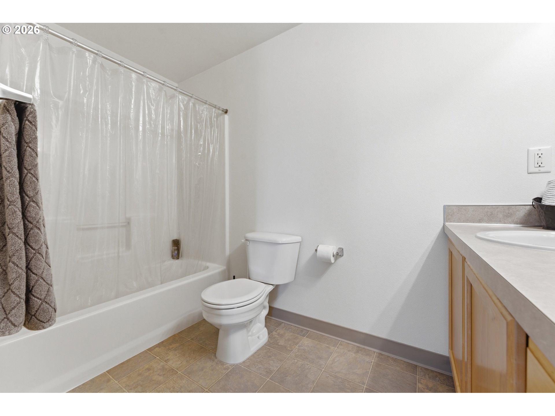 Photo #15: 734251661 Listing: Photo #15